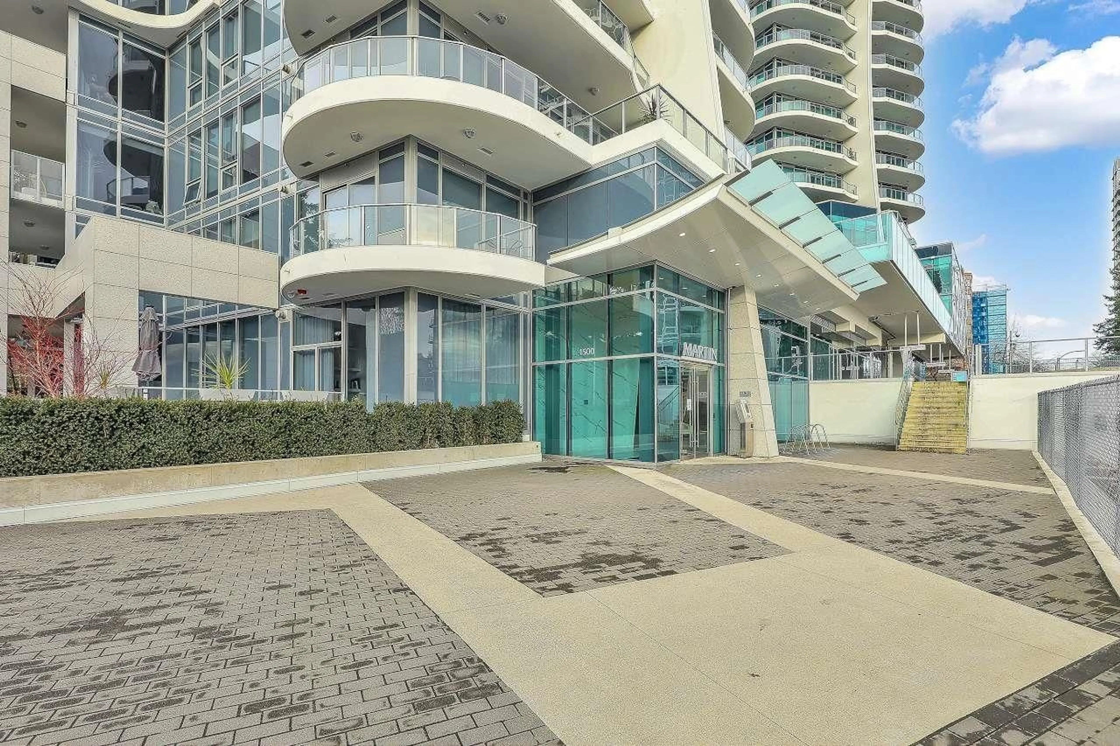 Indoor foyer for 804 - 1500 MARTIN STREET, White Rock British Columbia V4B0C2