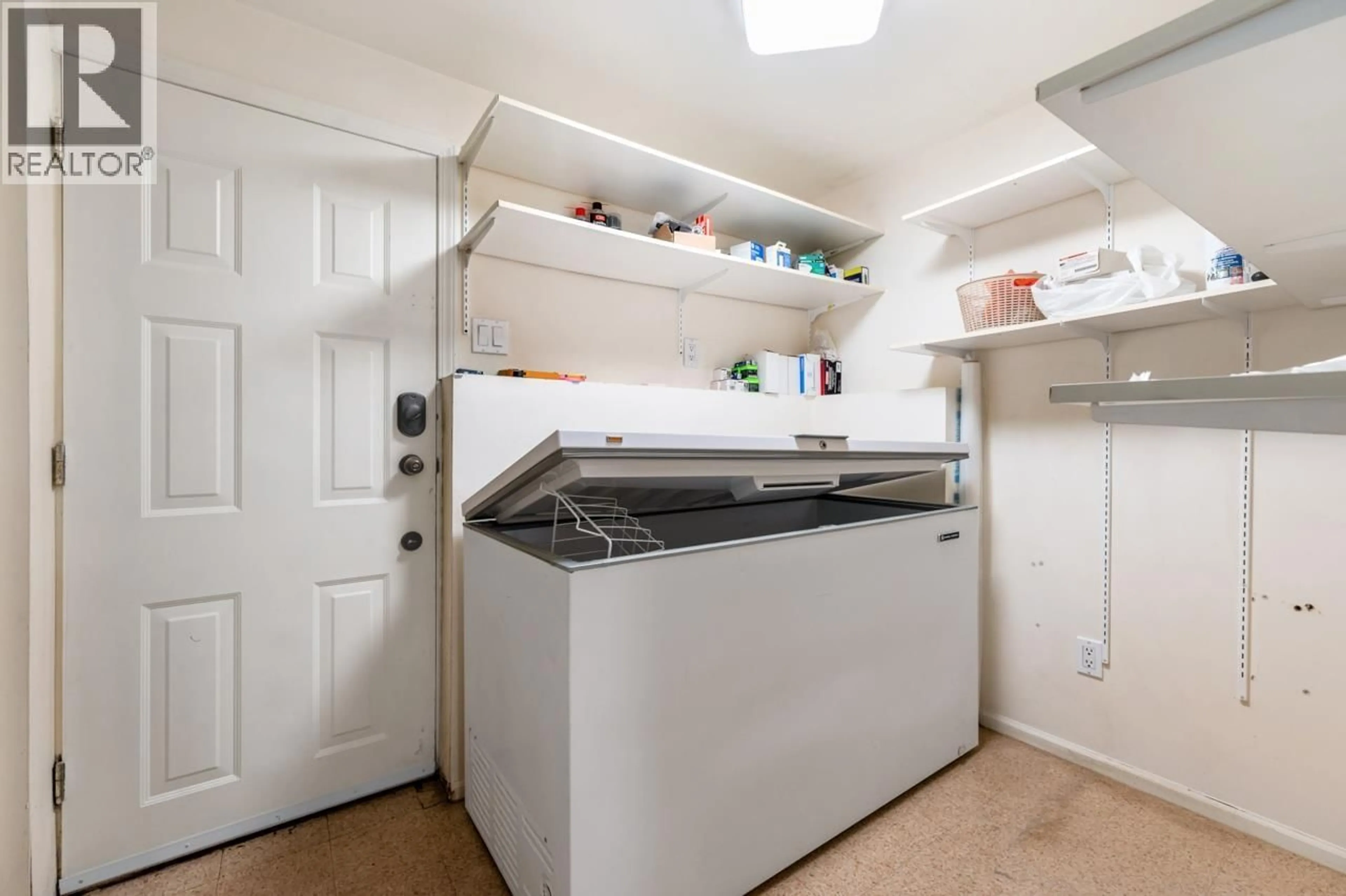 Standard kitchen, unknown for 5942 LAUREL STREET, Vancouver British Columbia V5Z3W3