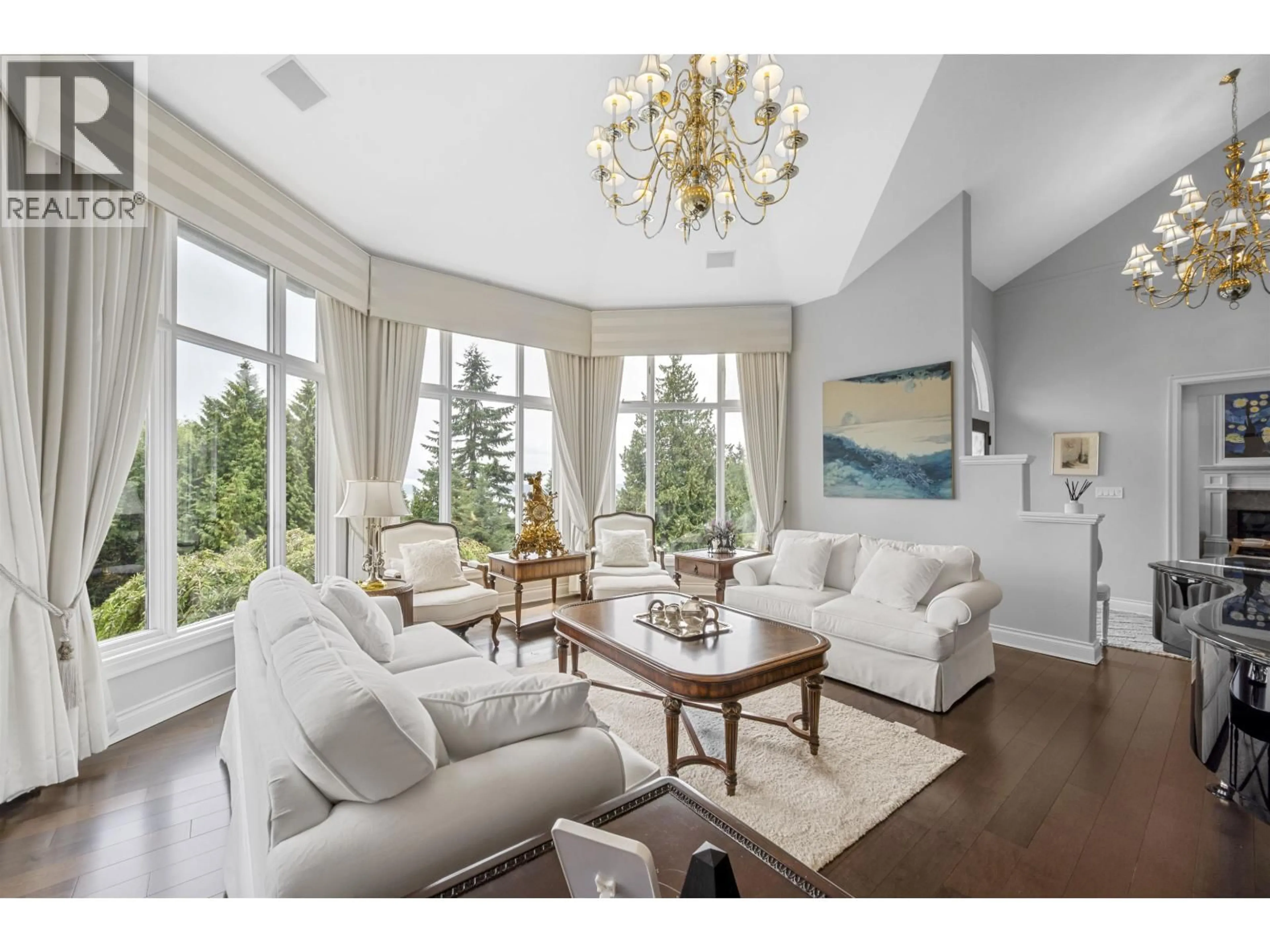 Living room with furniture, unknown for 2327 WESTHILL DRIVE, West Vancouver British Columbia V7S2Z2