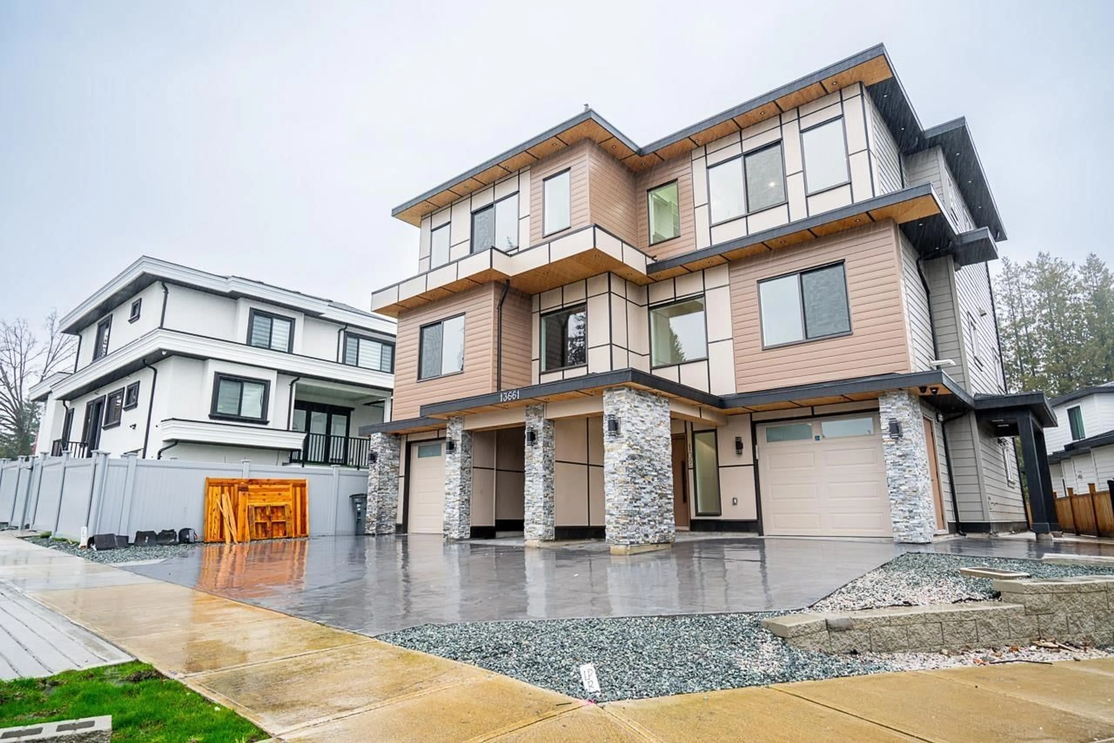 Unknown for 102 - 13661 59 AVENUE, Surrey British Columbia V3X3K8