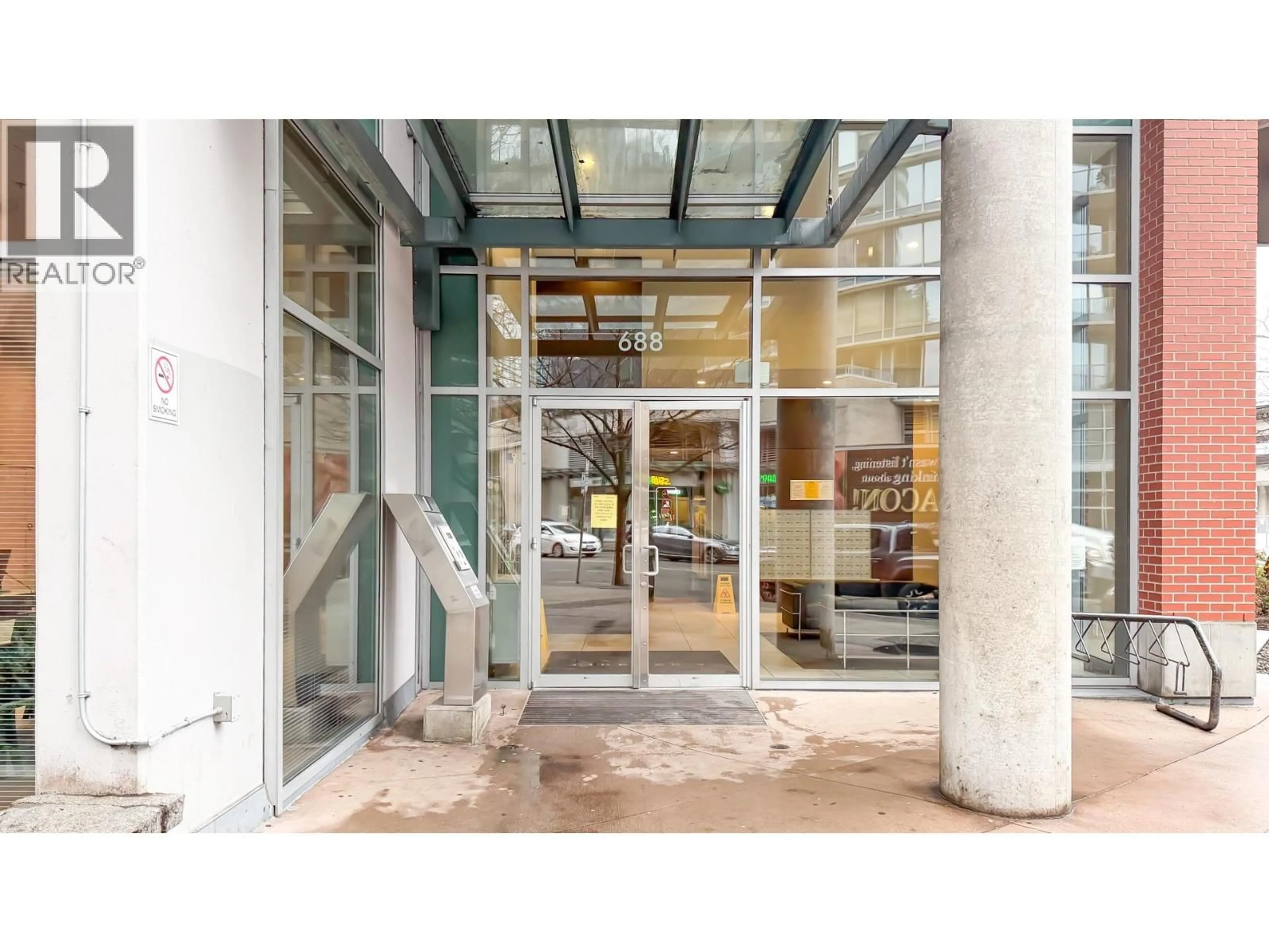 Indoor foyer for 1909 - 688 ABBOTT STREET, Vancouver British Columbia V6B0B9