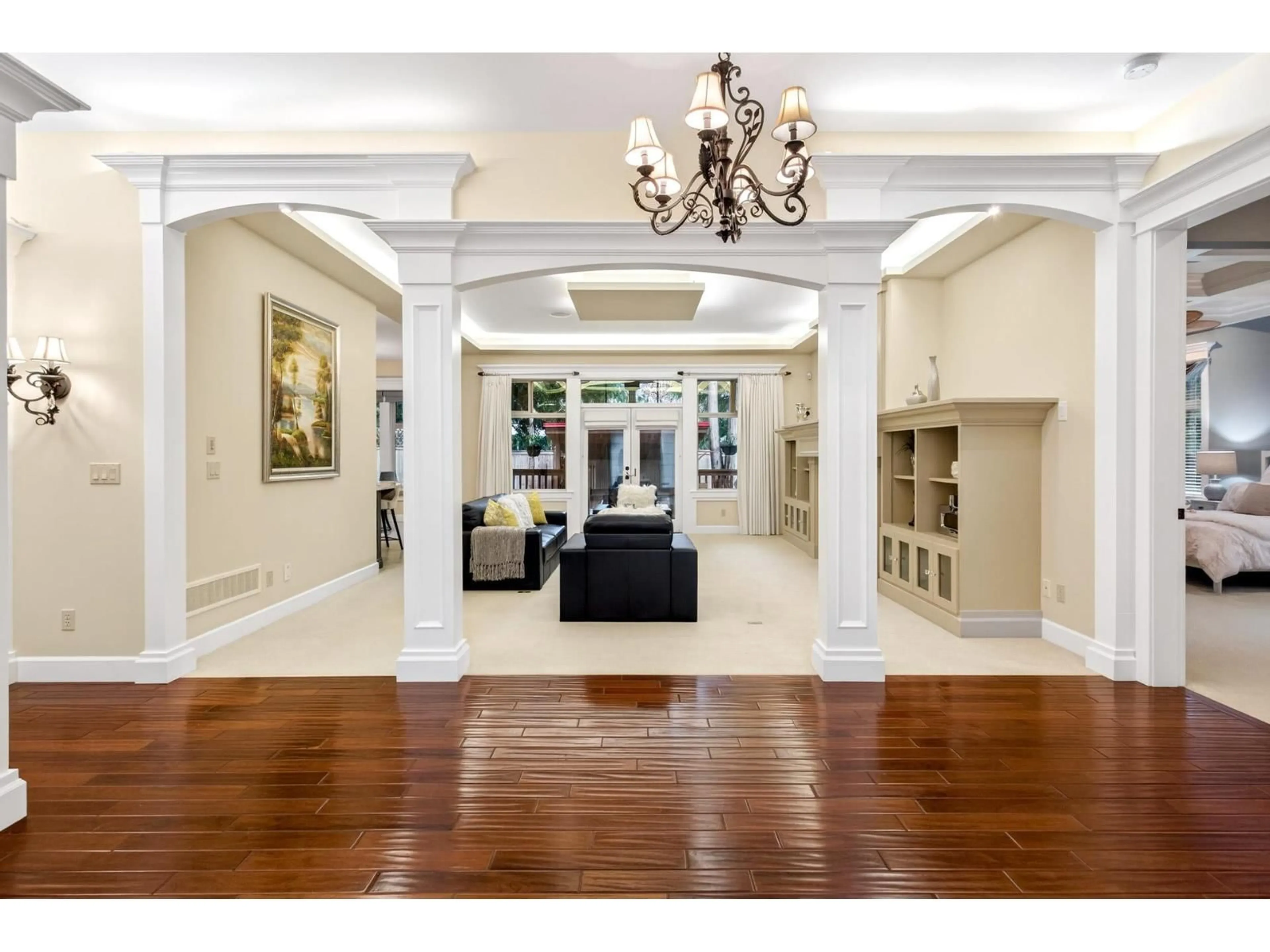 Indoor foyer for 1688 134B STREET, Surrey British Columbia V4A0A6