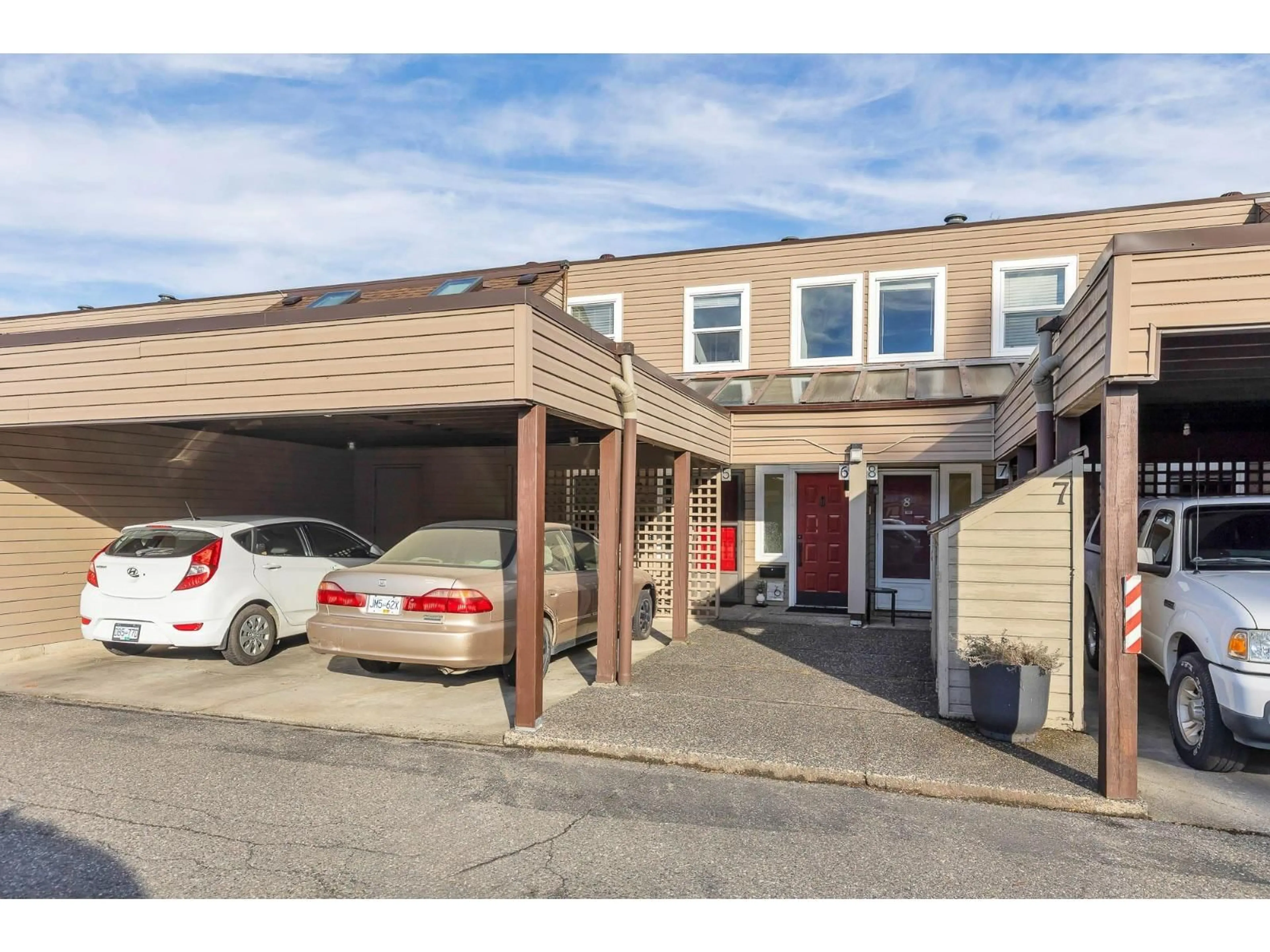 Indoor garage for 6 - 45915 CHEAM AVENUE, Chilliwack British Columbia V2P1N7