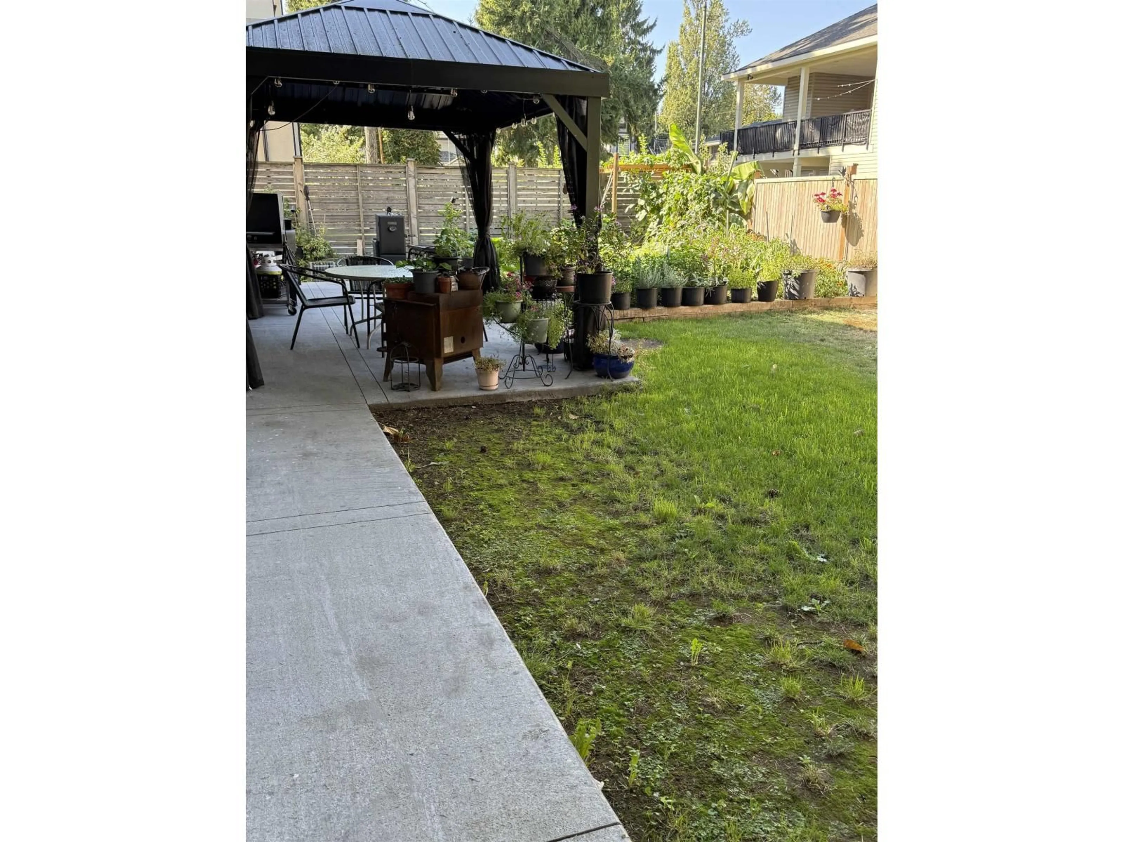 Patio, street for 13449 68 AVENUE, Surrey British Columbia V3W2G1
