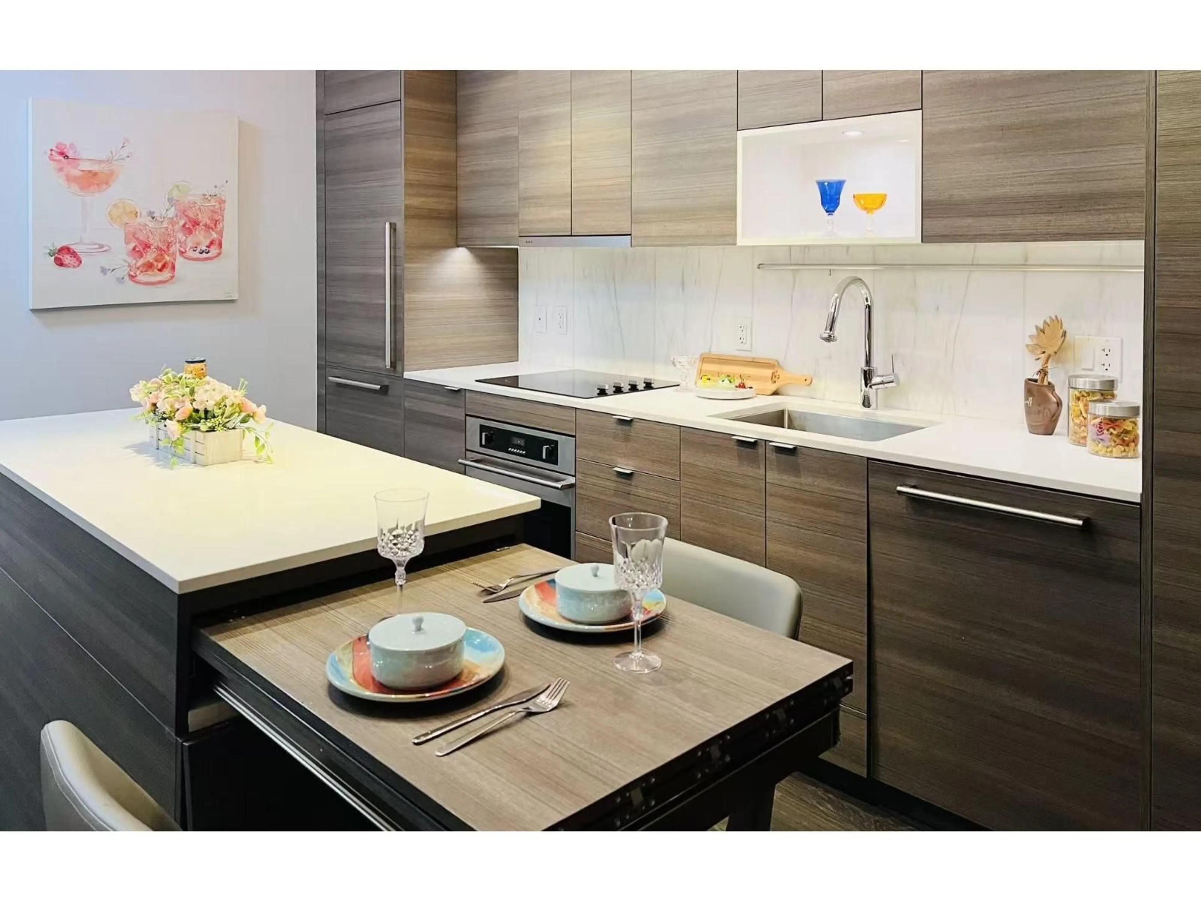 Contemporary kitchen, unknown for 1507 - 13398 104 AVENUE, Surrey British Columbia V3T1V6