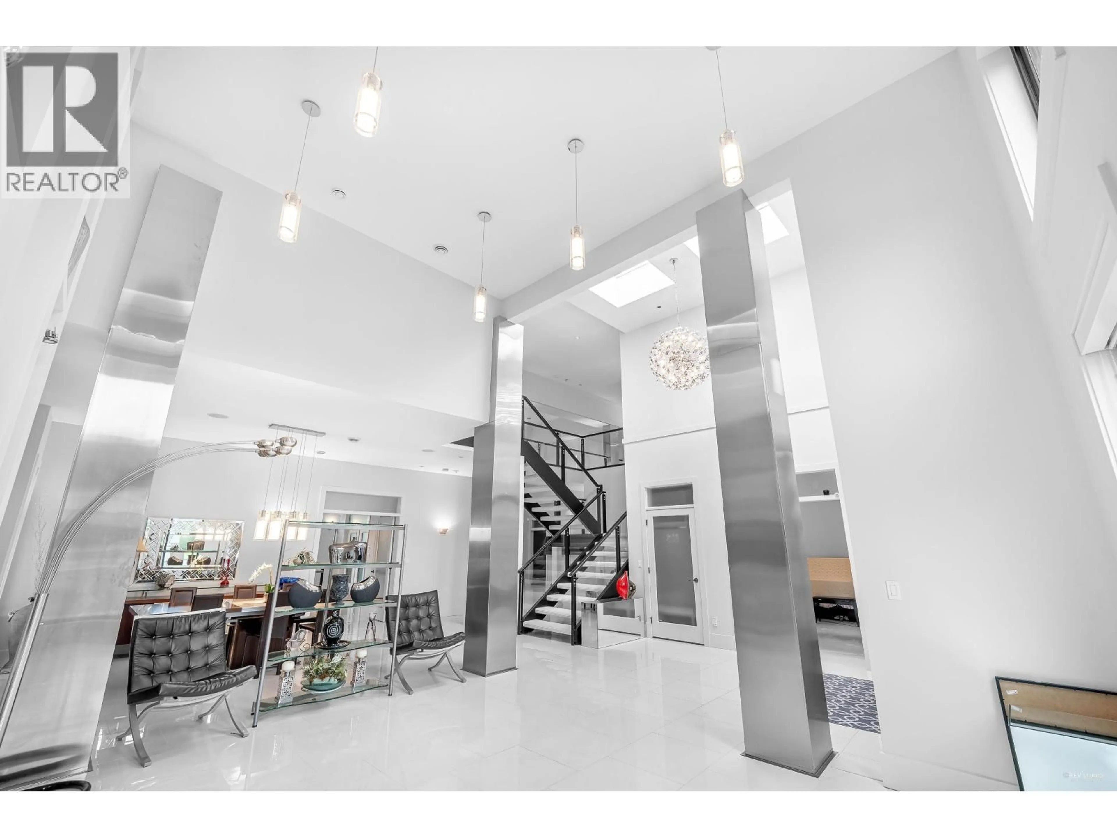 Indoor foyer for 6760 COLTSFOOT DRIVE, Richmond British Columbia V7C2J4