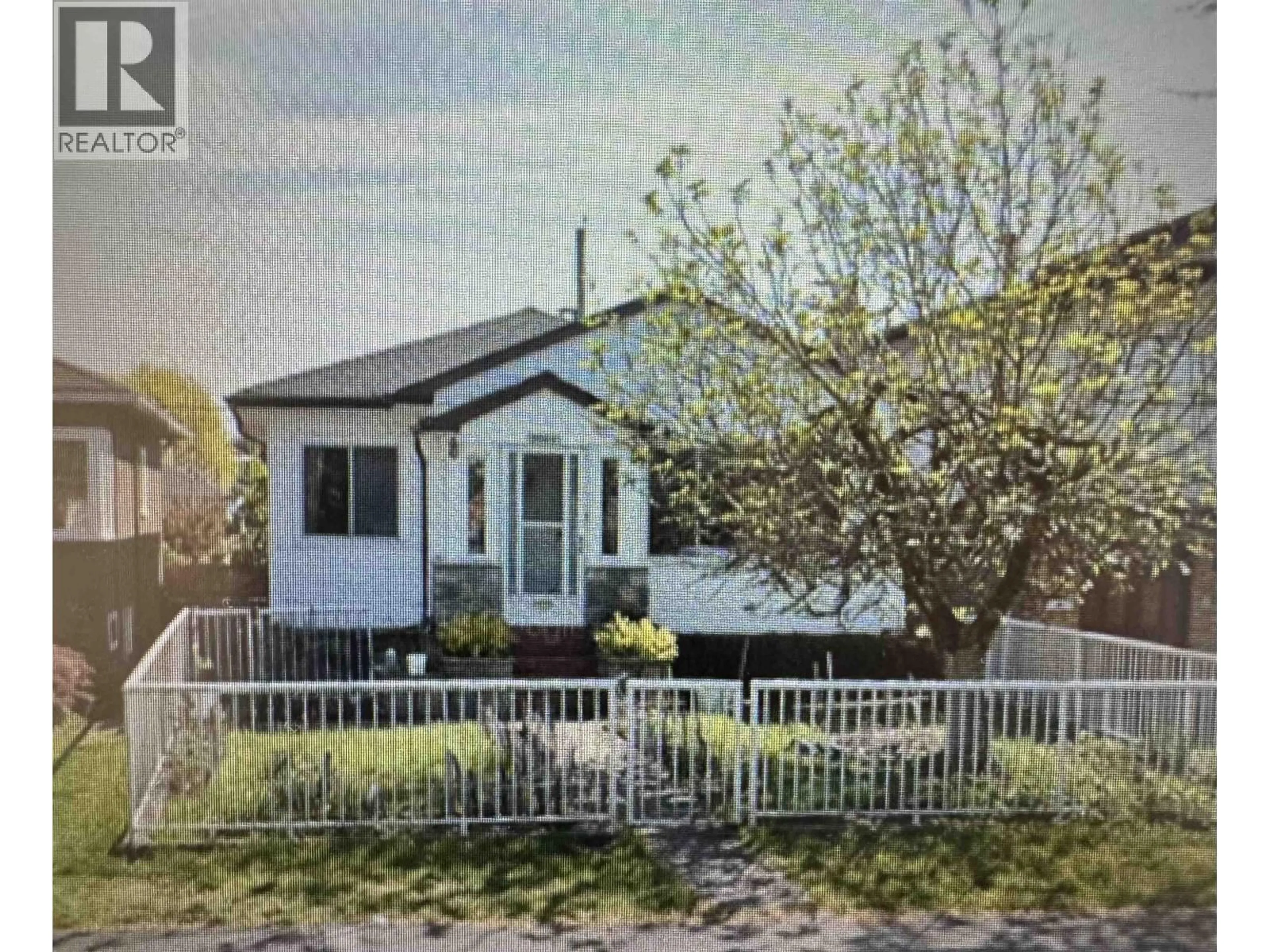 Home with vinyl exterior material, street for 2566 VENABLES STREET, Vancouver British Columbia V5K2R1