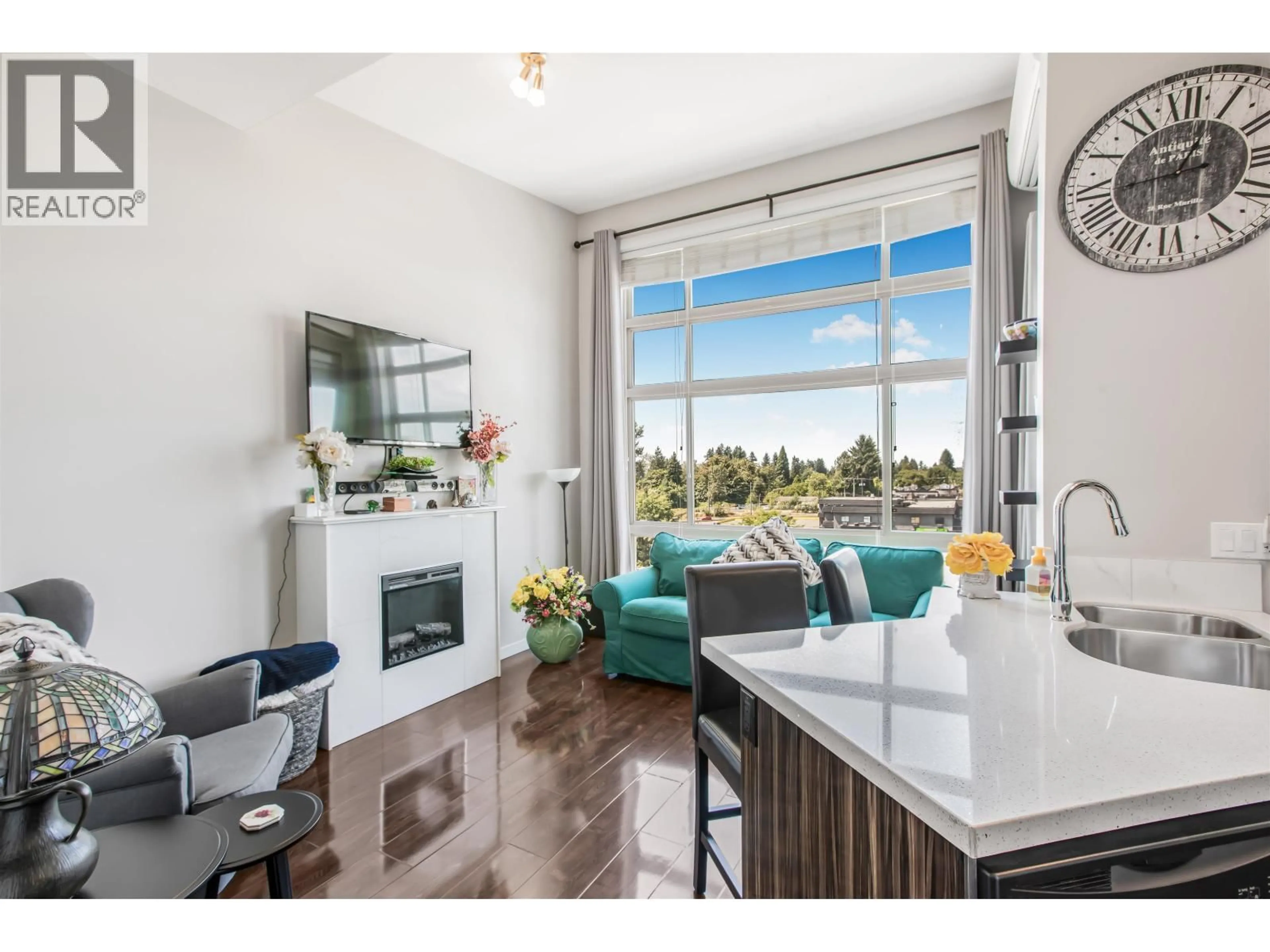 Open concept kitchen, unknown for 604 - 22318 LOUGHEED HIGHWAY, Maple Ridge British Columbia V2X2T4