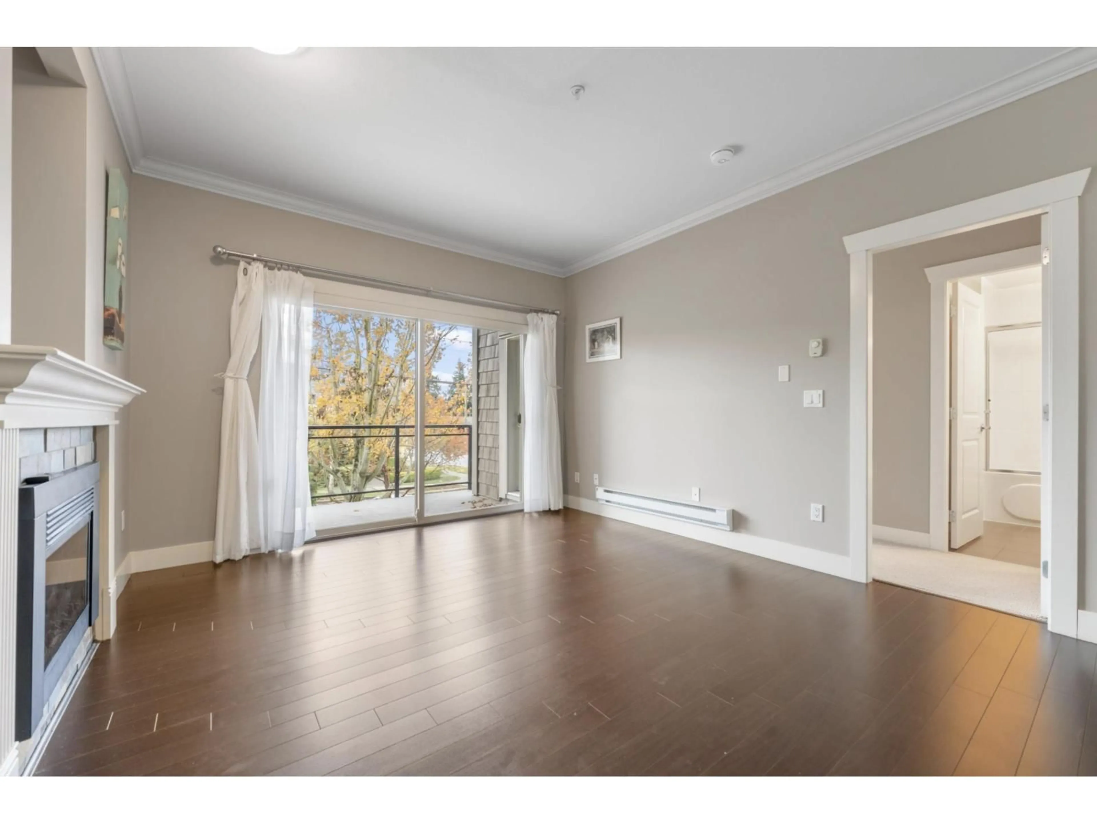 A pic of a room for 210 - 15368 17A AVENUE, Surrey British Columbia V4A1V3