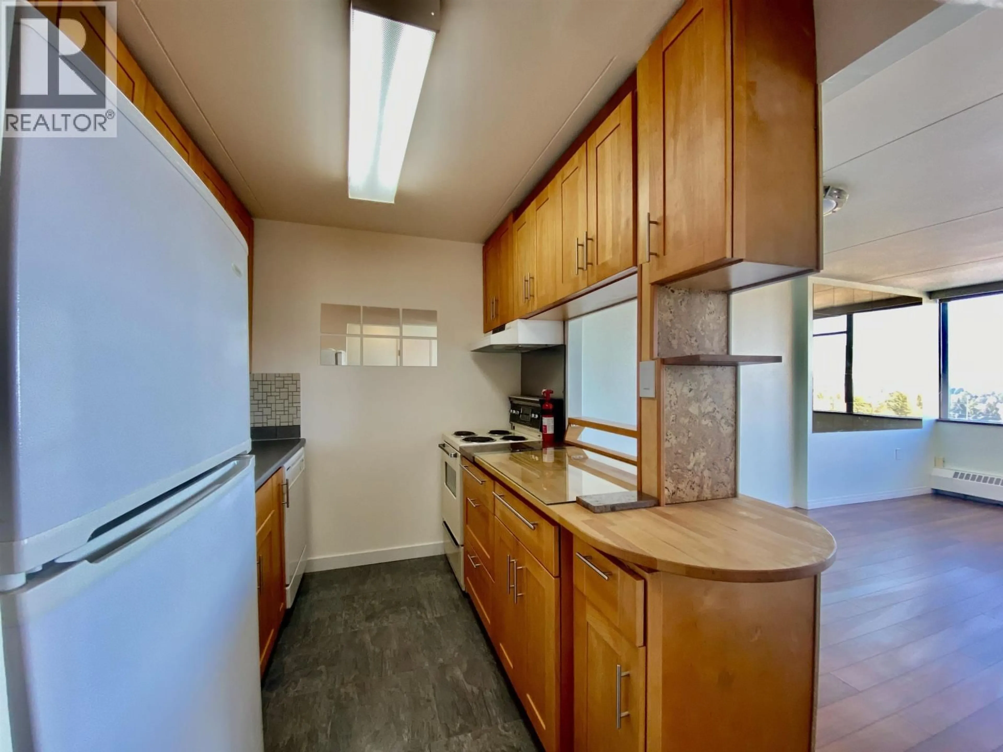 Standard kitchen, unknown for 1408 - 6651 MINORU BOULEVARD, Richmond British Columbia V6Y1Z2