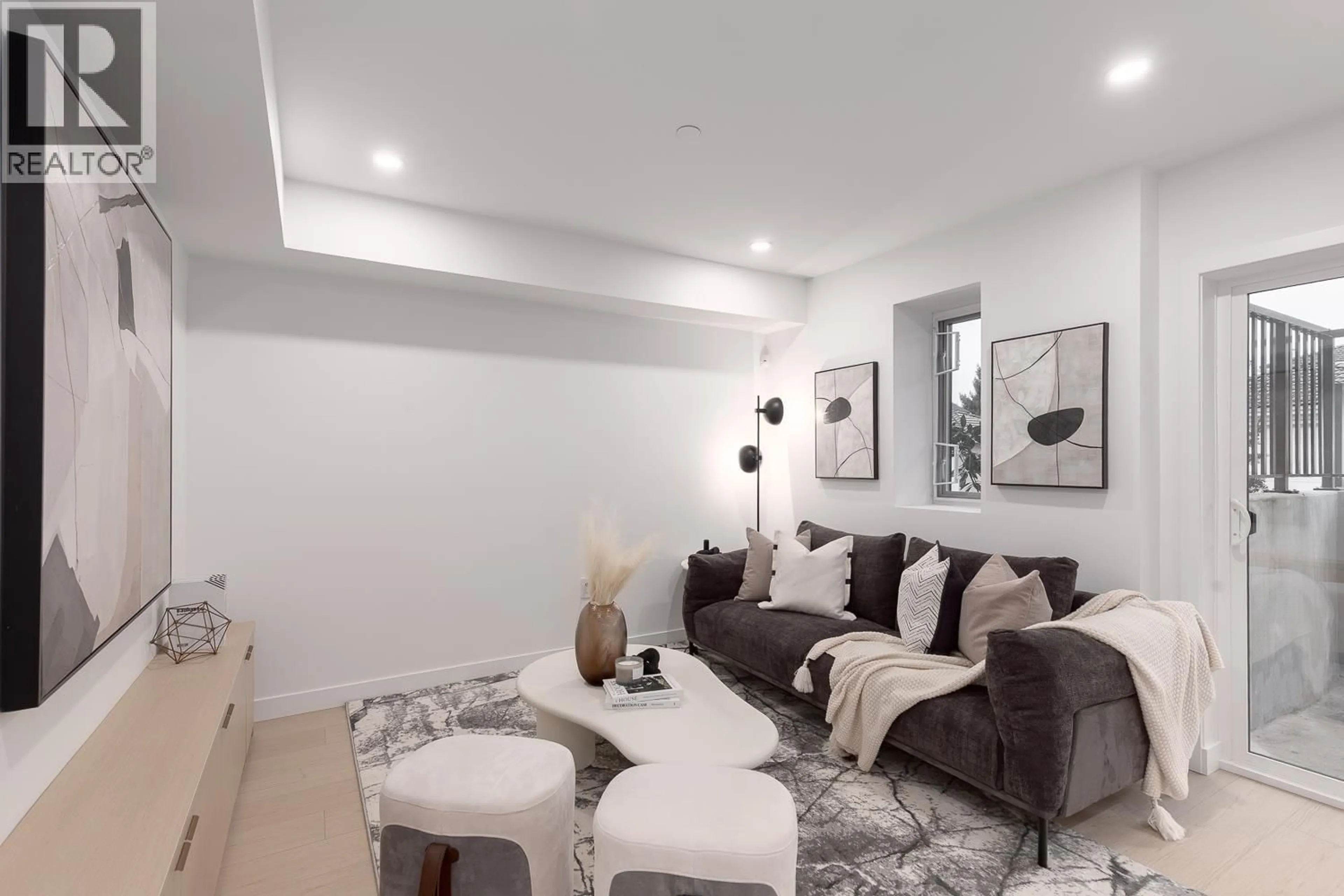 Living room with furniture, unknown for 101 - 2329 34TH STREET, Vancouver British Columbia V5R2S6