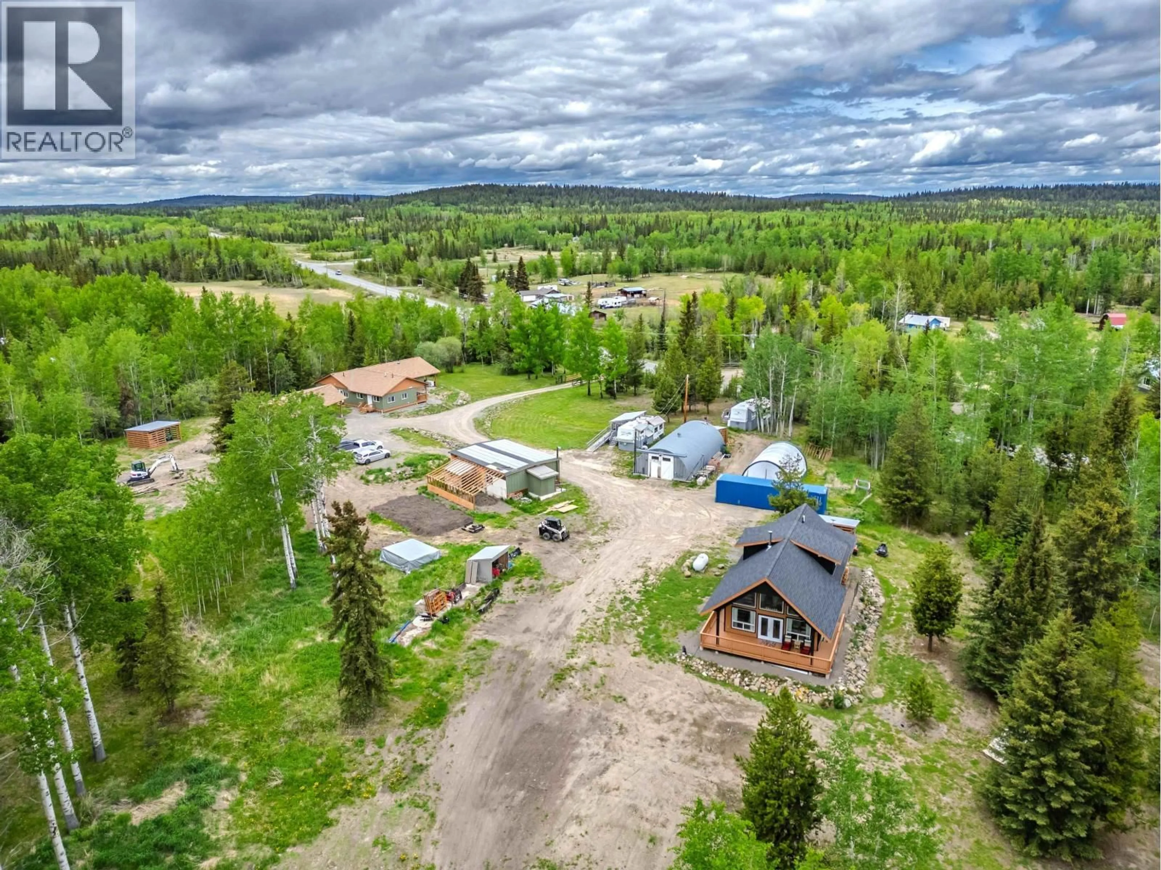 A pic from outside/outdoor area/front of a property/back of a property/a pic from drone, mountain view for 5606 LITTLE FORT 24 HIGHWAY, Lone Butte British Columbia V0K2E2