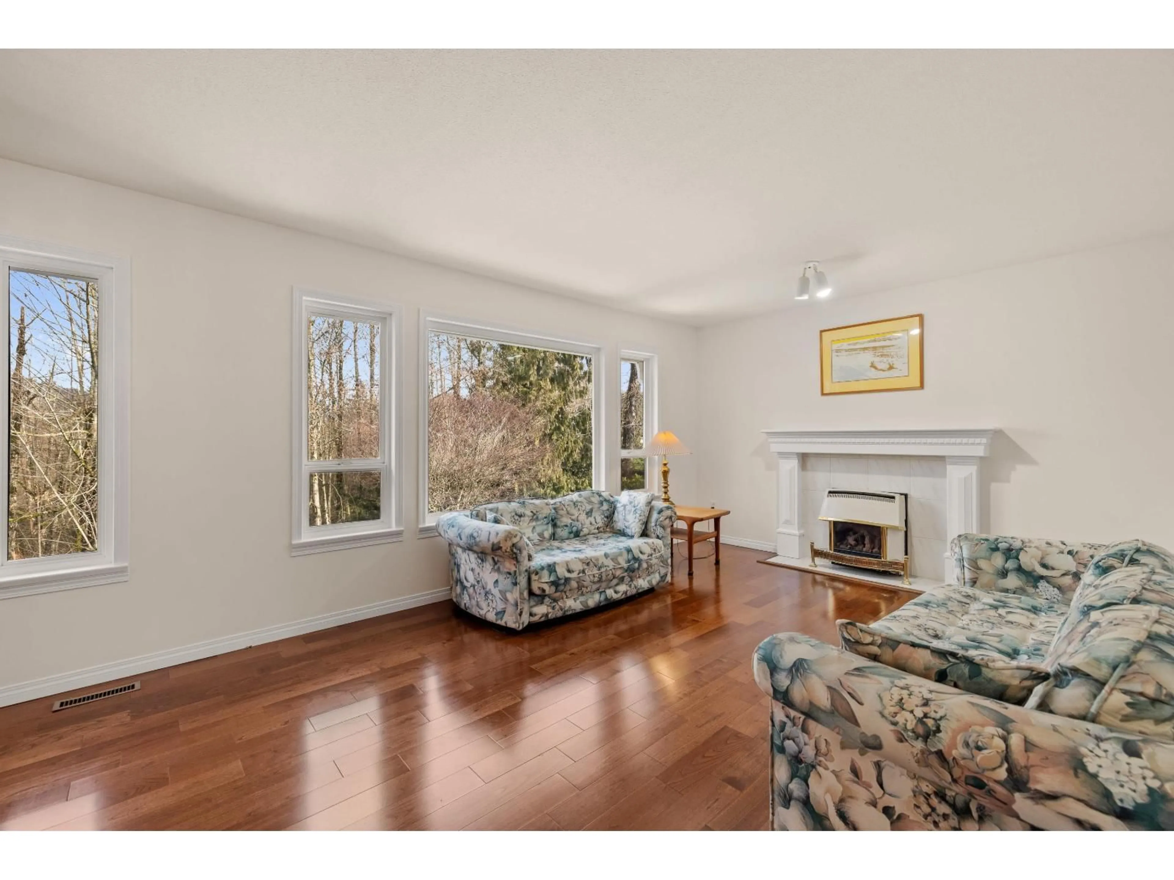 Living room with furniture, unknown for 8474 JENNINGS STREET, Mission British Columbia V2V7K1