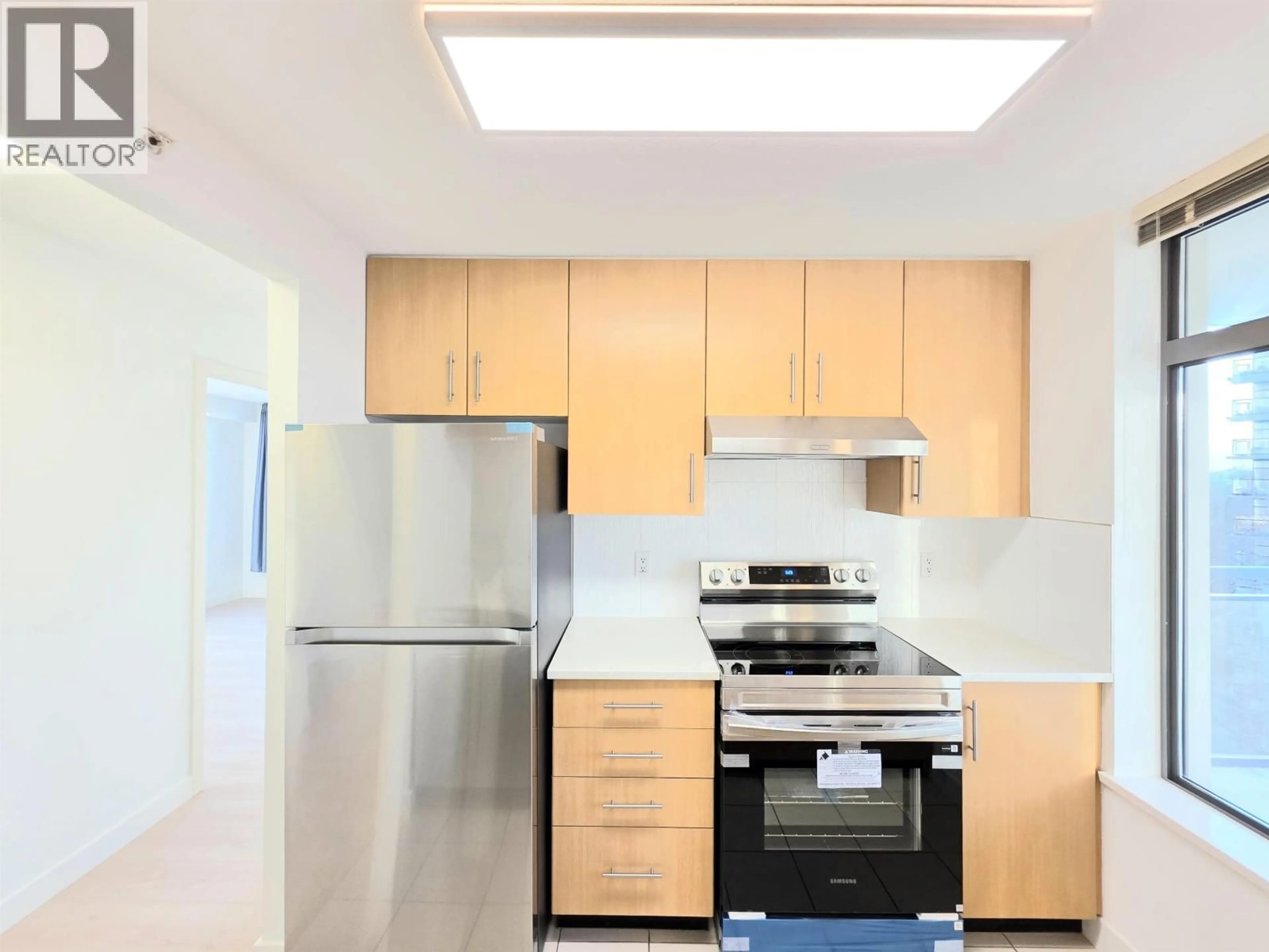 Standard kitchen, unknown for 602 - 3660 VANNESS AVENUE, Vancouver British Columbia V5R6H8