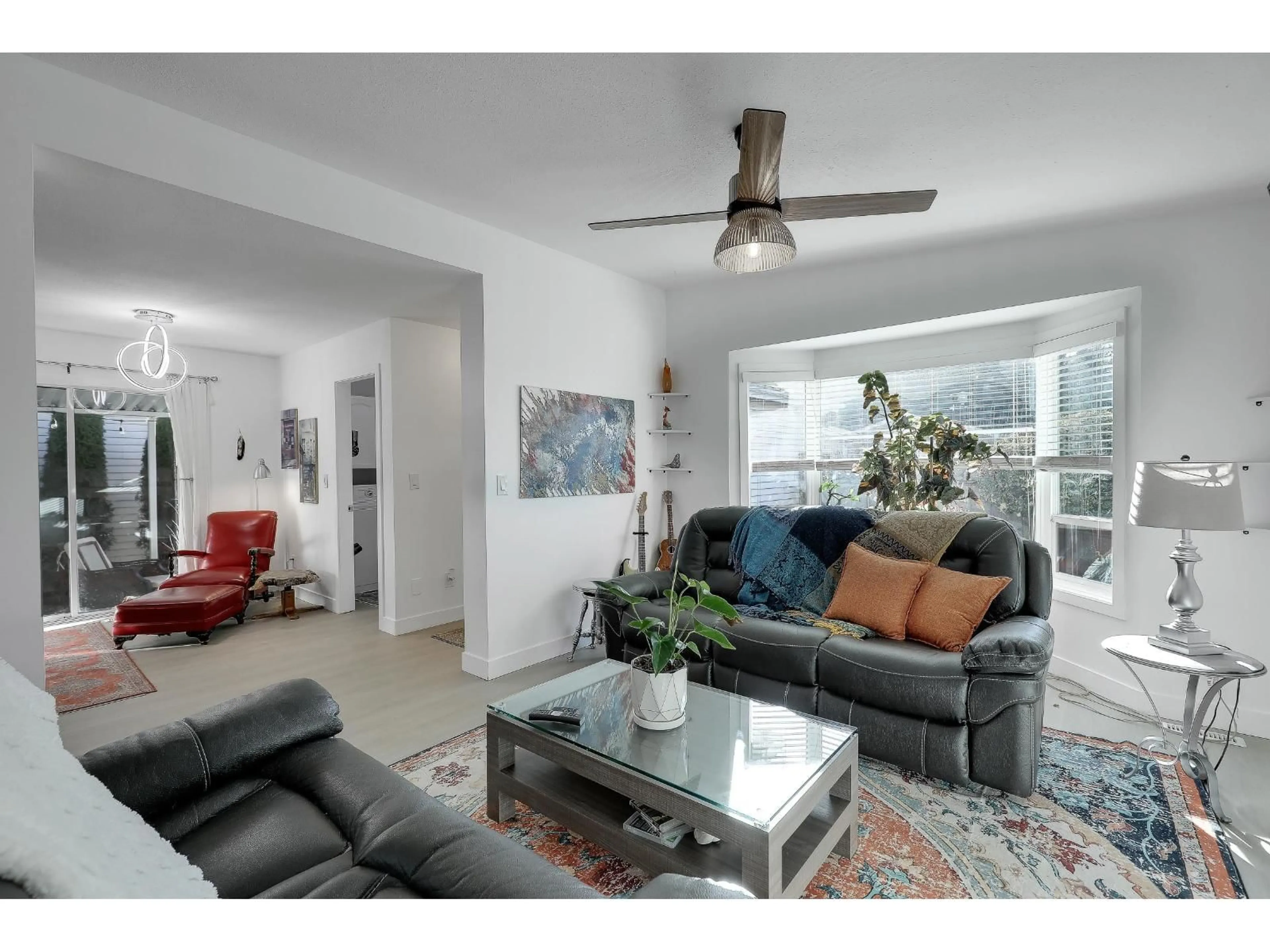 Living room with furniture, unknown for 35 - 1400 164 STREET, Surrey British Columbia V4A8V4