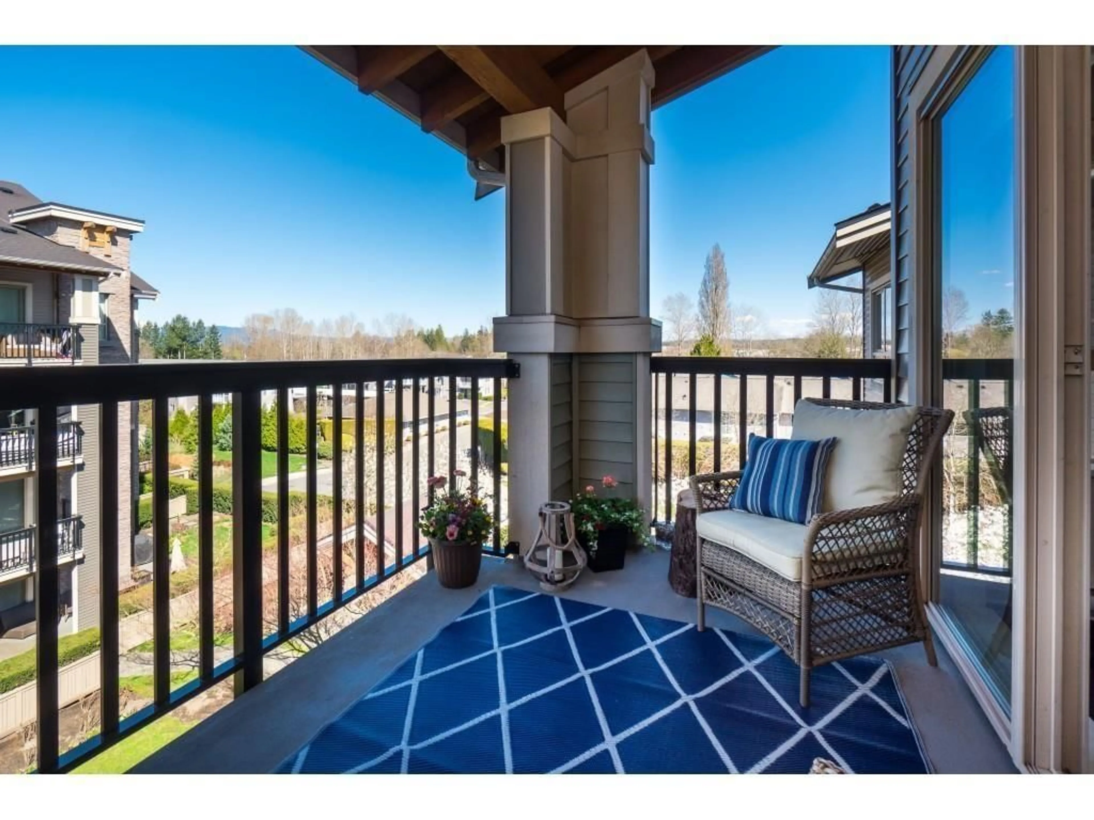 Patio, water/lake/river/ocean view for 402 - 5655 210A STREET, Langley British Columbia V3A0G4