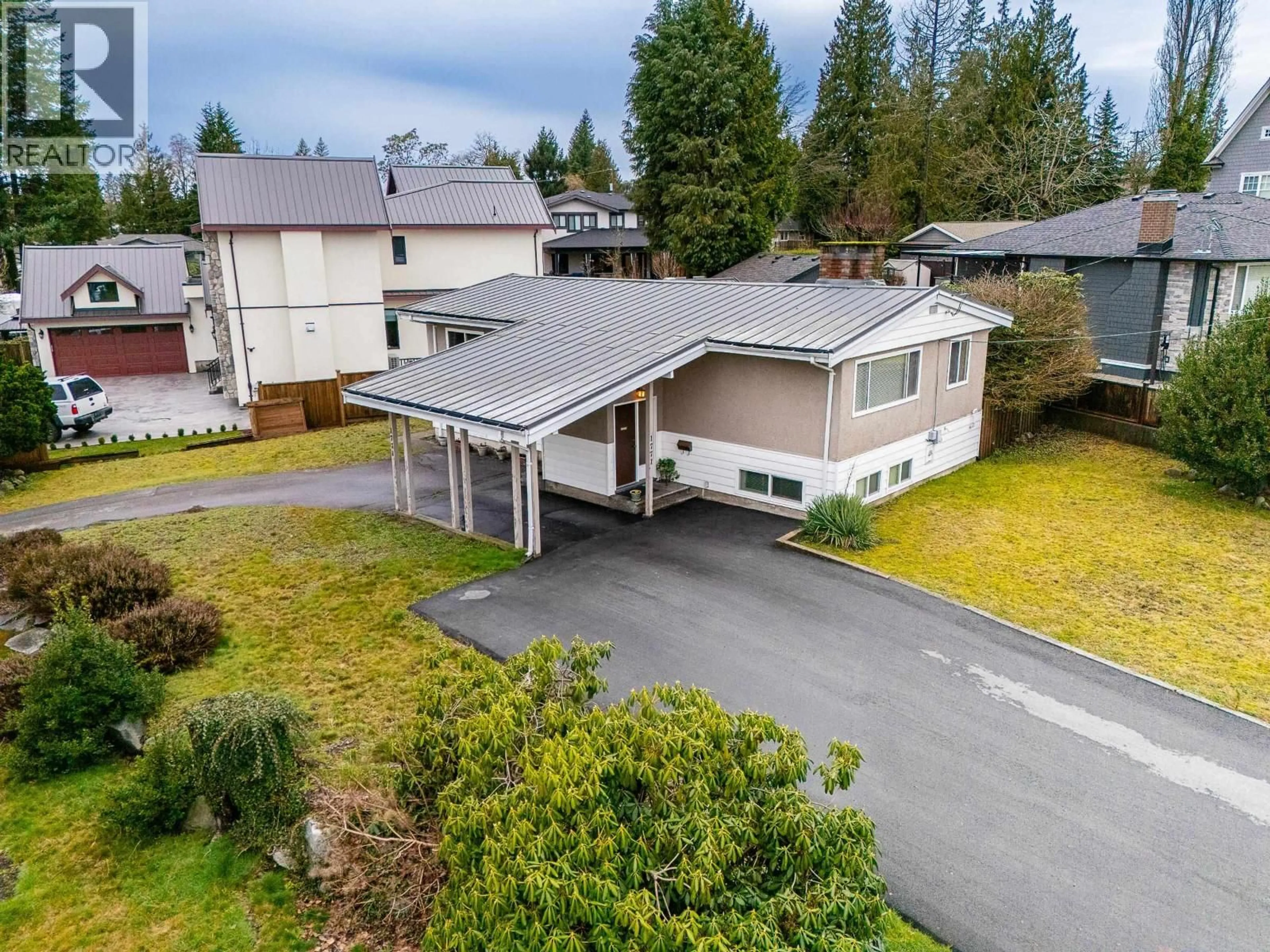 A pic from outside/outdoor area/front of a property/back of a property/a pic from drone, unknown for 1771 RIDEAU AVENUE, Coquitlam British Columbia V3J3G9