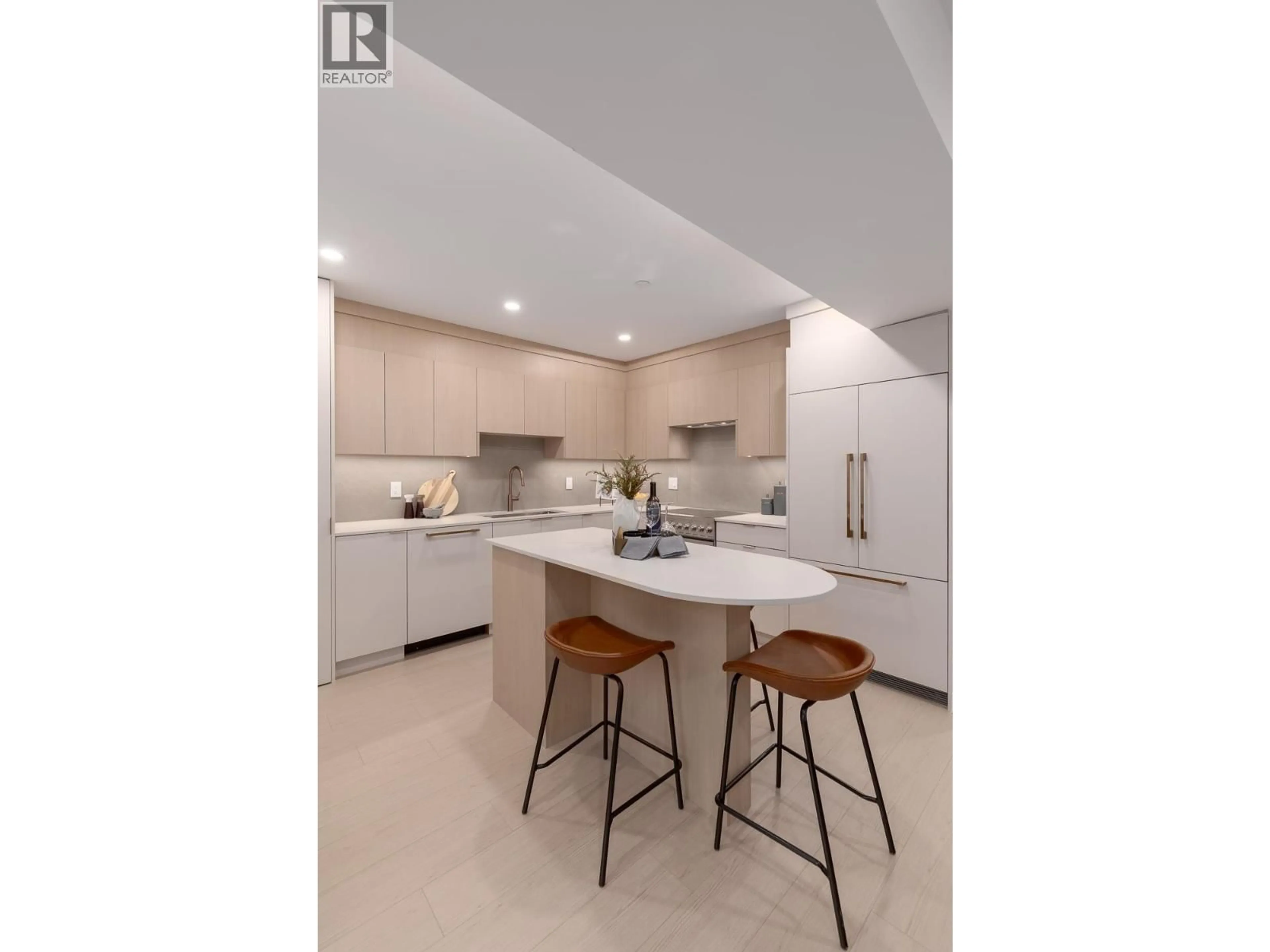 Open concept kitchen, ceramic/tile floor for 204 - 2329 34TH AVENUE, Vancouver British Columbia V5R2S6