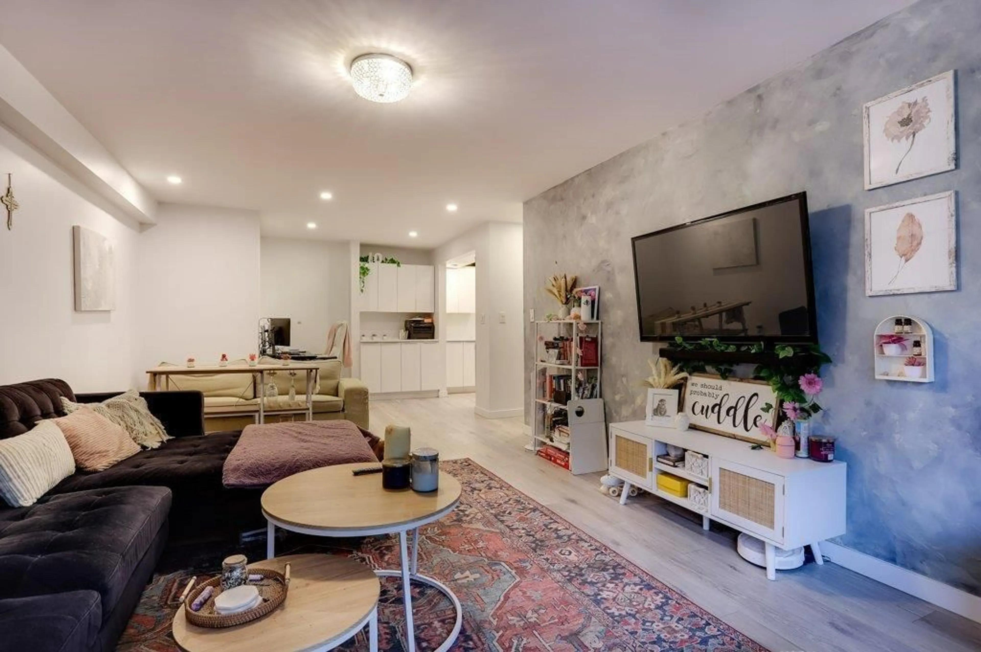 Living room with furniture, unknown for 105 - 1544 FIR STREET, White Rock British Columbia V4B4B7