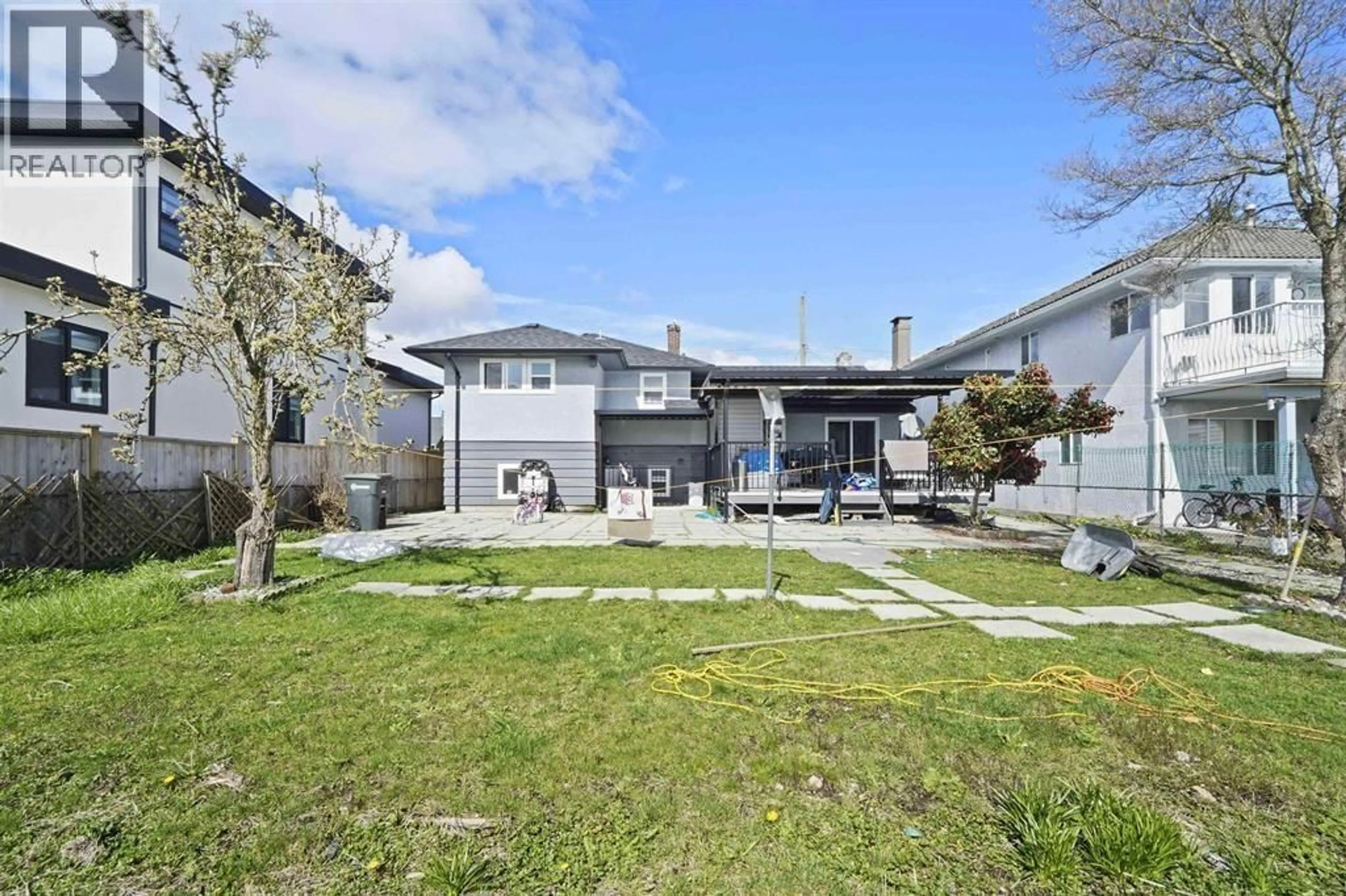 A pic from outside/outdoor area/front of a property/back of a property/a pic from drone, street for 7768 18TH AVENUE, Burnaby British Columbia V3N1J2