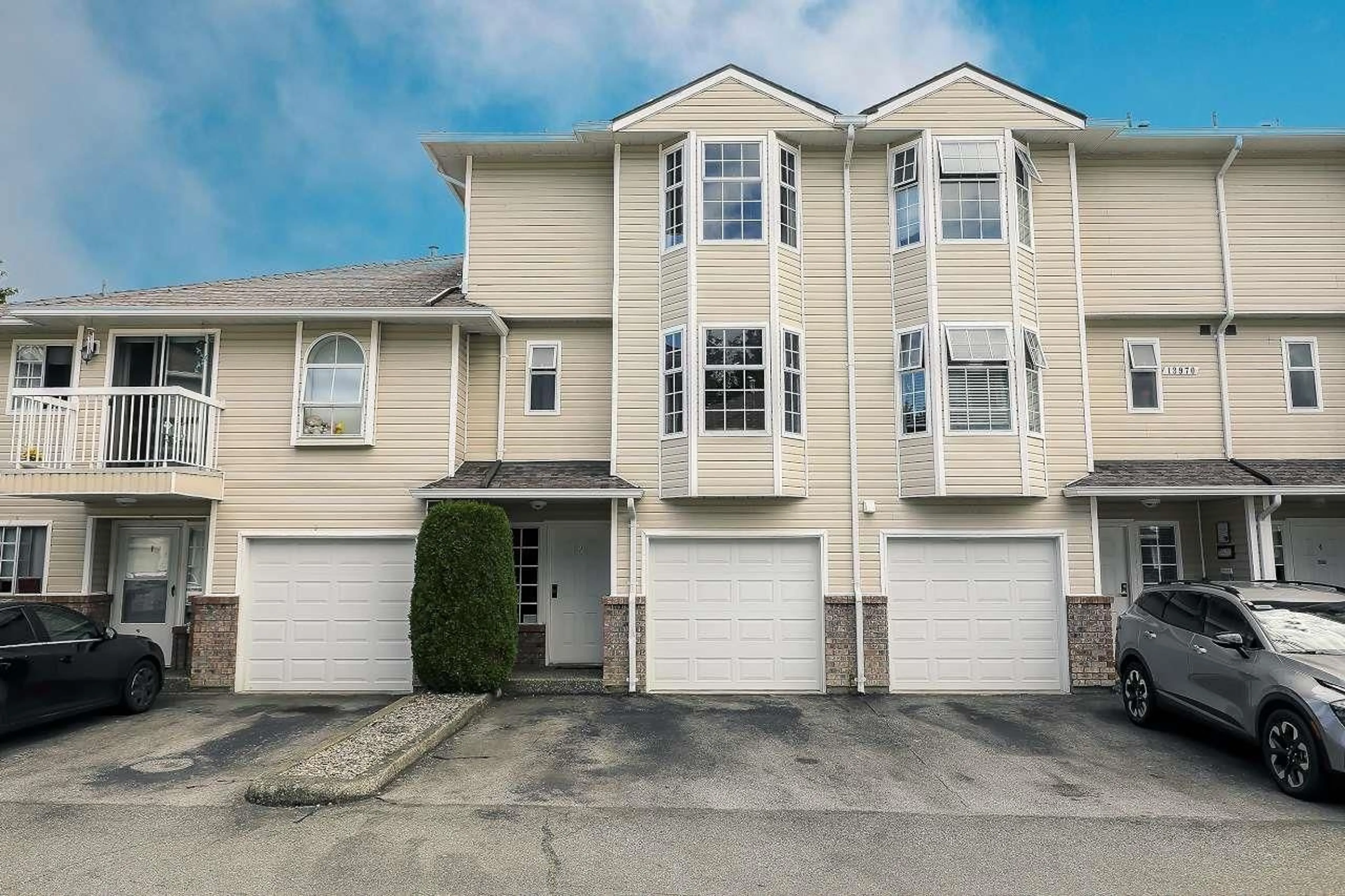Unknown for 2 - 13970 72 AVENUE, Surrey British Columbia V3W2P7