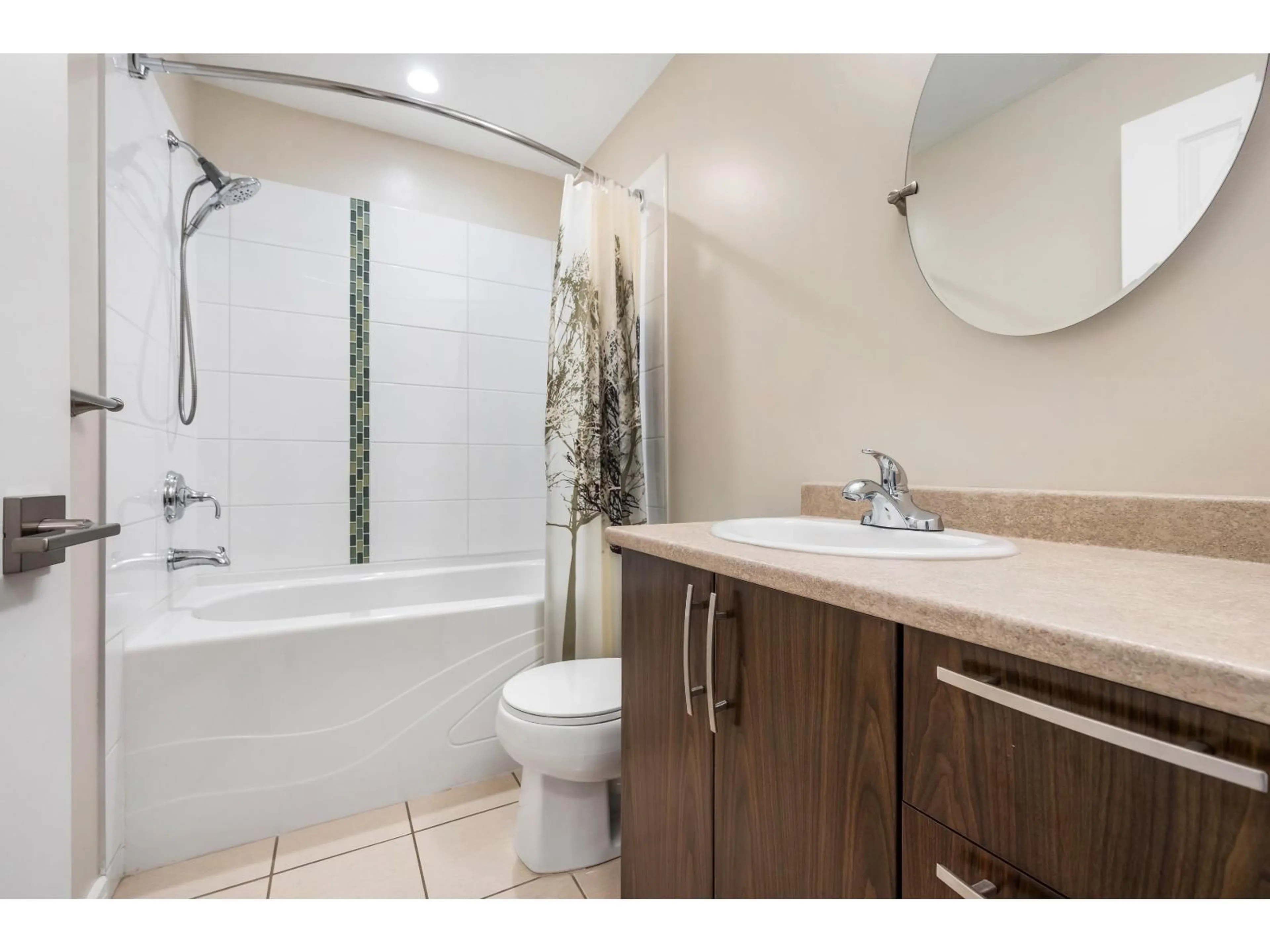 Standard bathroom, ceramic/tile floor for 312 - 45530 MARKET WAY, Chilliwack British Columbia V2R0M5