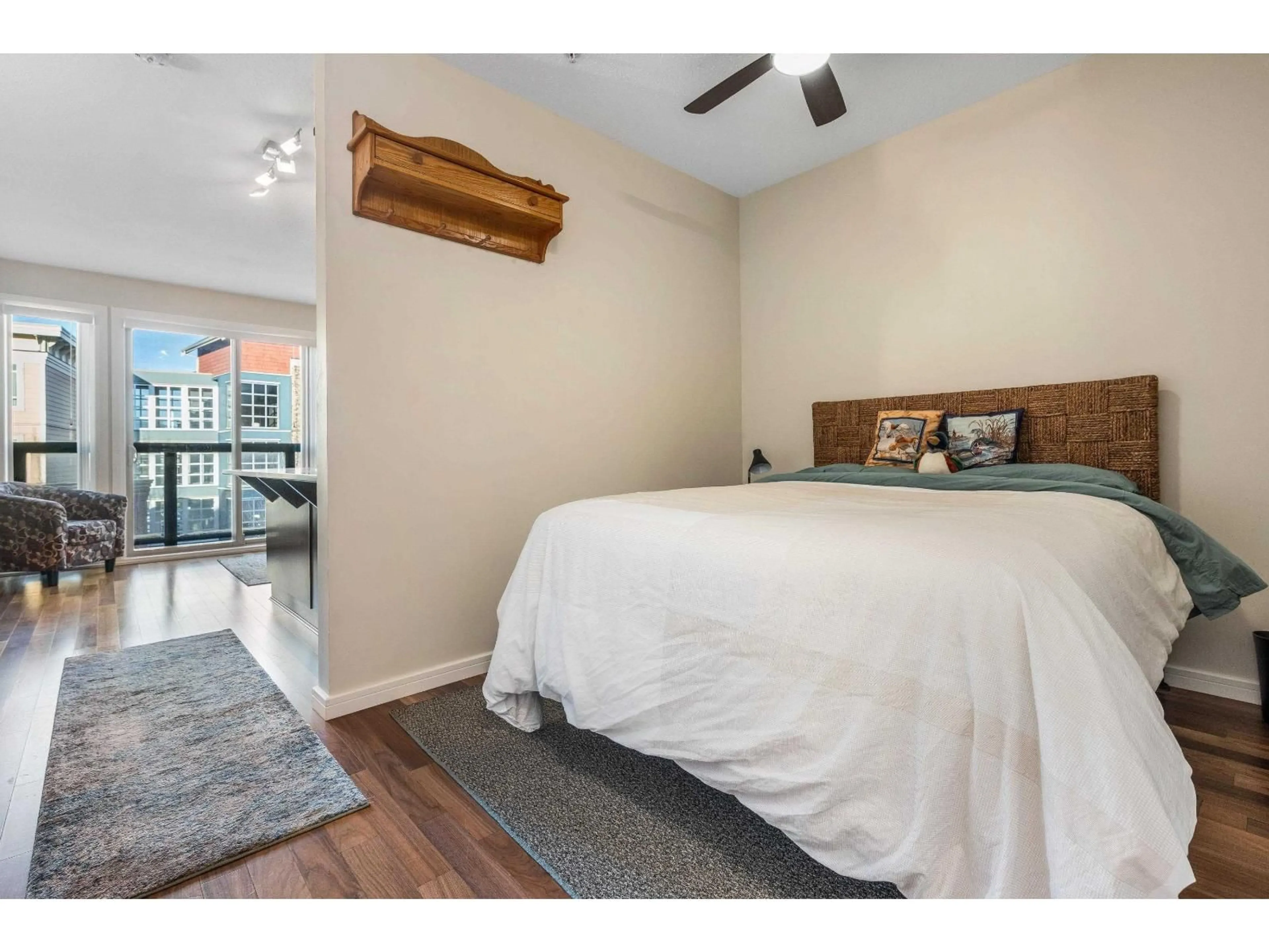 Bedroom with bed, wood/laminate floor for 312 - 45530 MARKET WAY, Chilliwack British Columbia V2R0M5