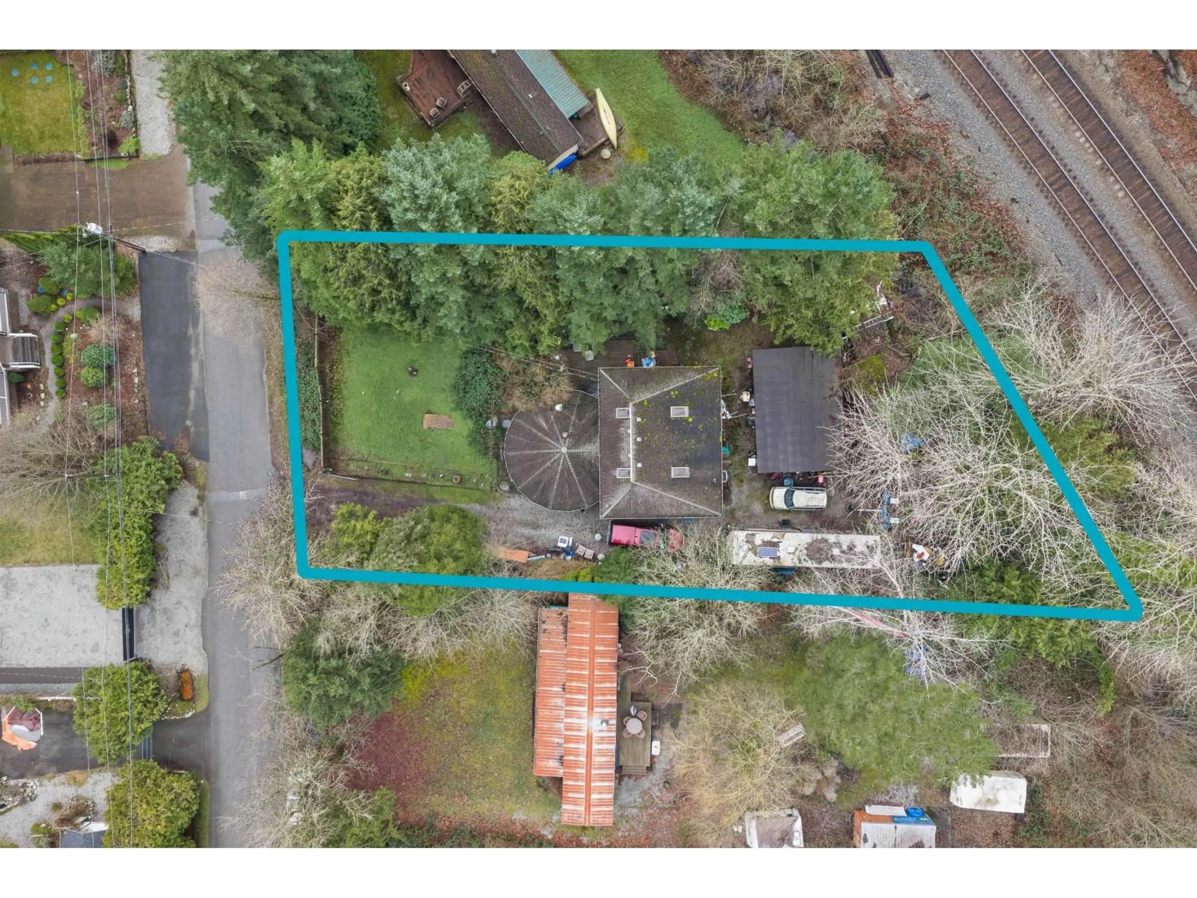 A pic from outside/outdoor area/front of a property/back of a property/a pic from drone, building for 43739 LOCH ROAD, Mission British Columbia V0M1N0