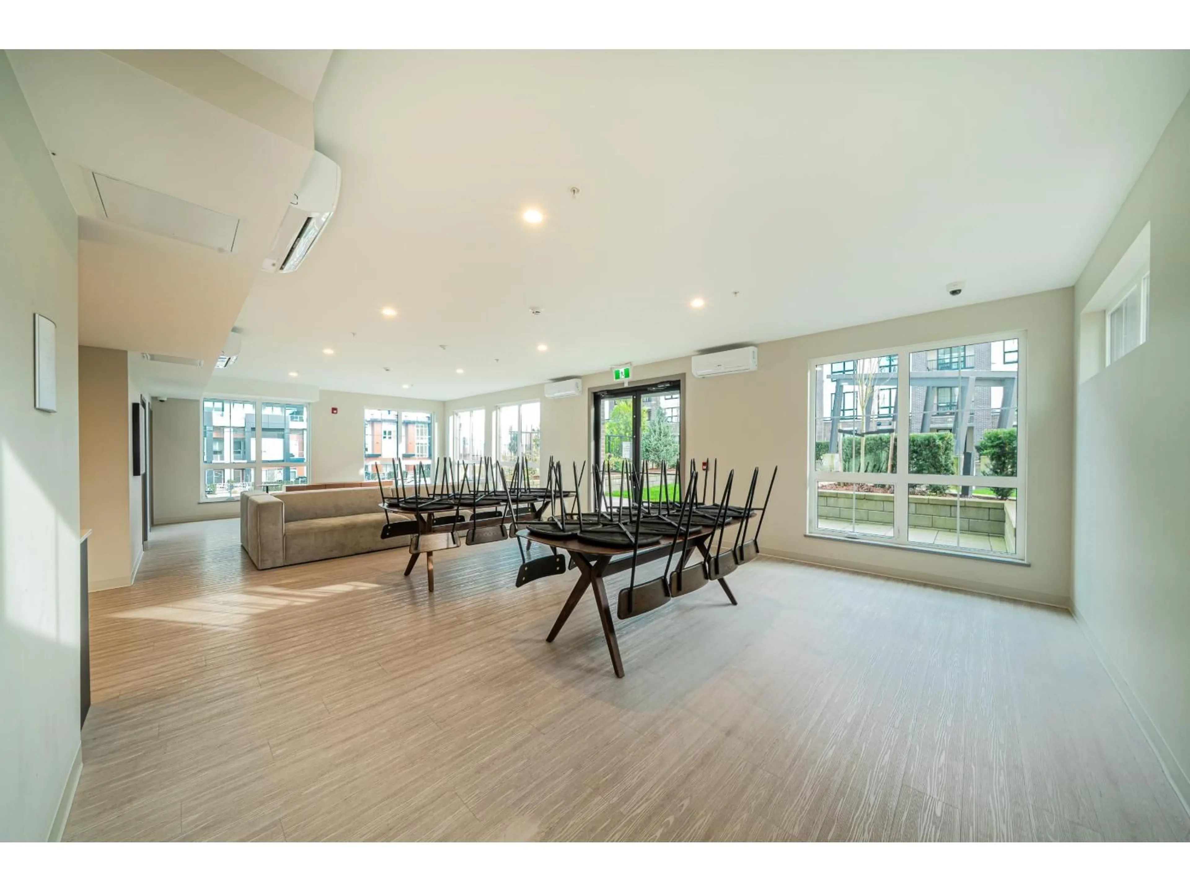 Indoor foyer for A201 - 20078 85 AVENUE, Langley British Columbia V2Y3Z2