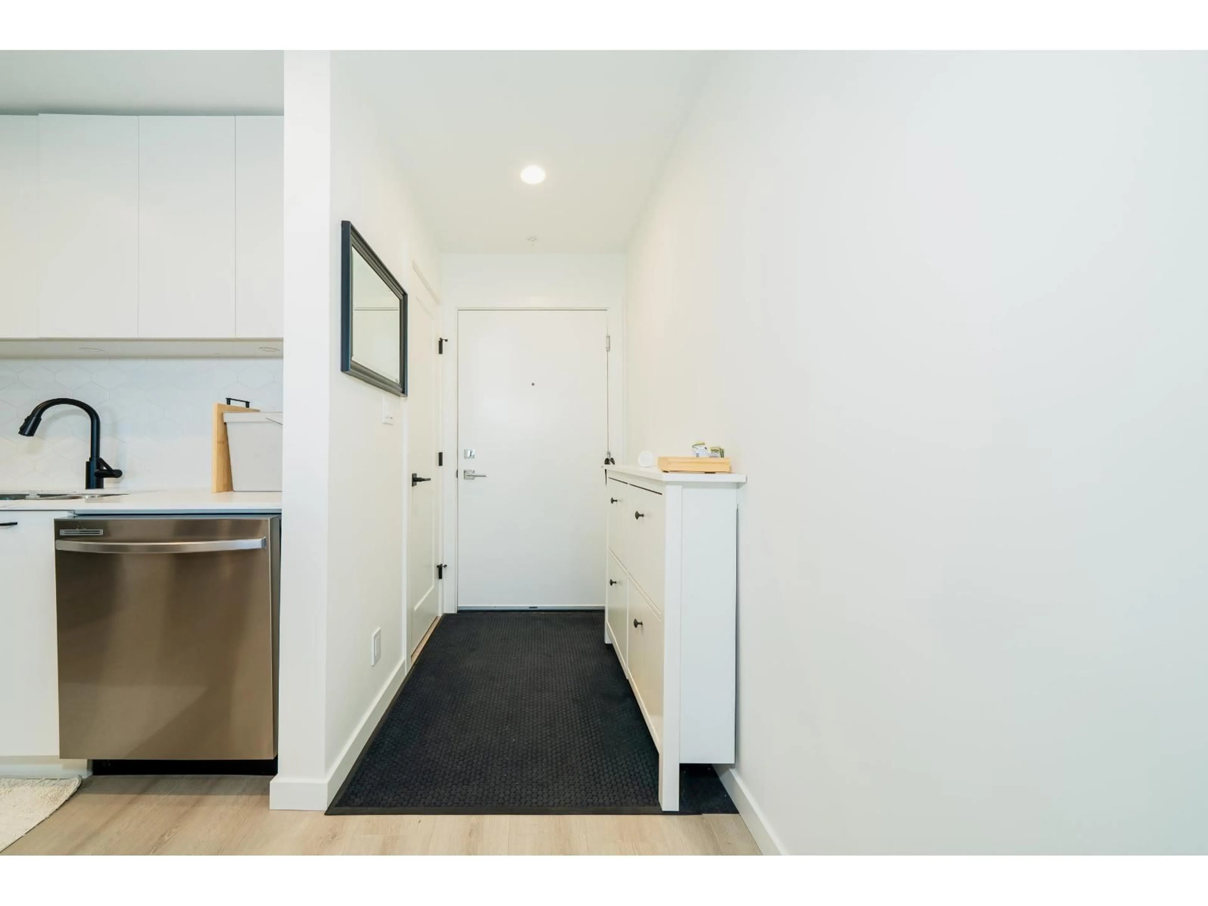 Indoor entryway for A201 - 20078 85 AVENUE, Langley British Columbia V2Y3Z2