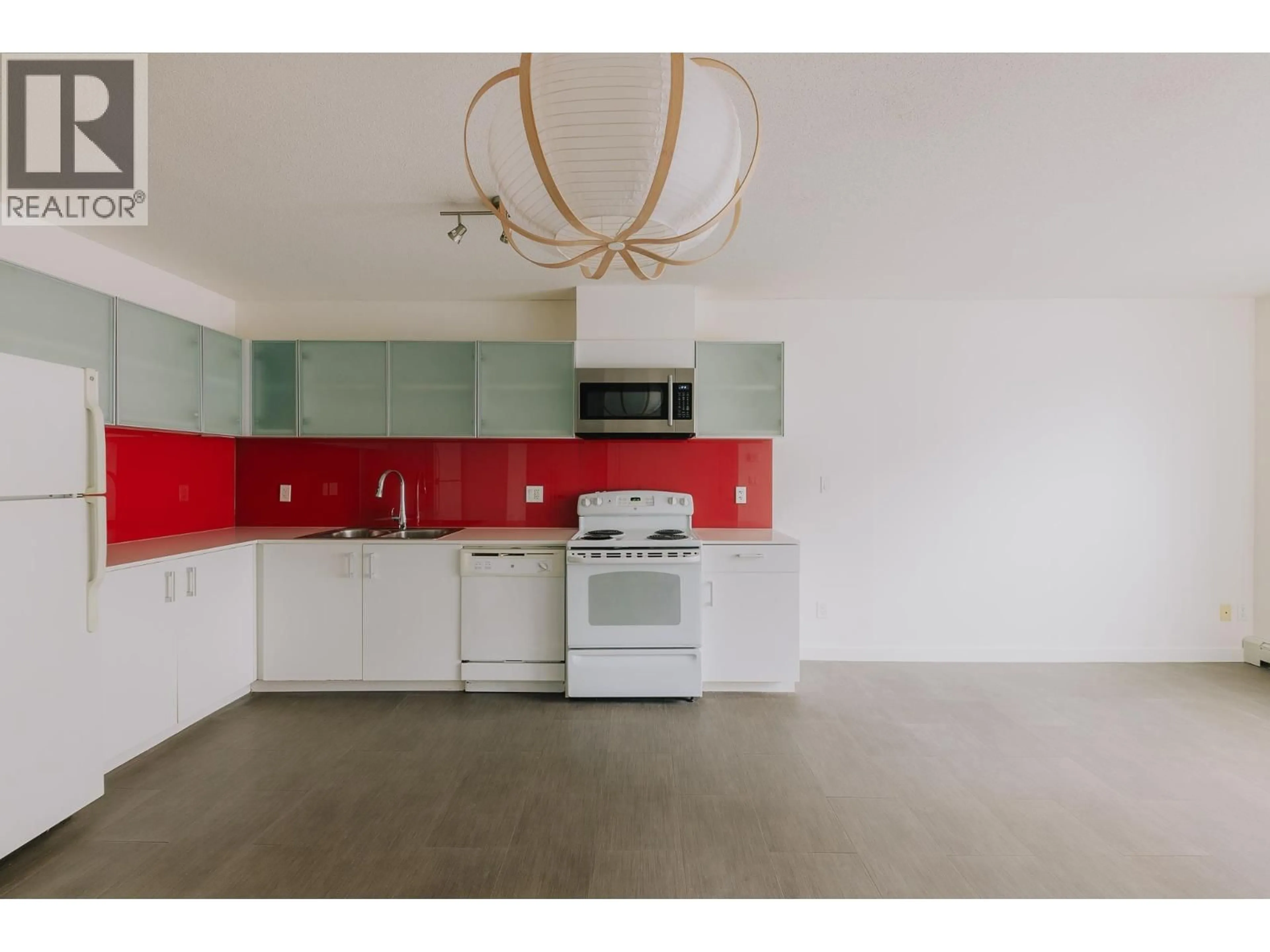 Open concept kitchen, ceramic/tile floor for 609 - 66 CORDOVA STREET, Vancouver British Columbia V6B0L2