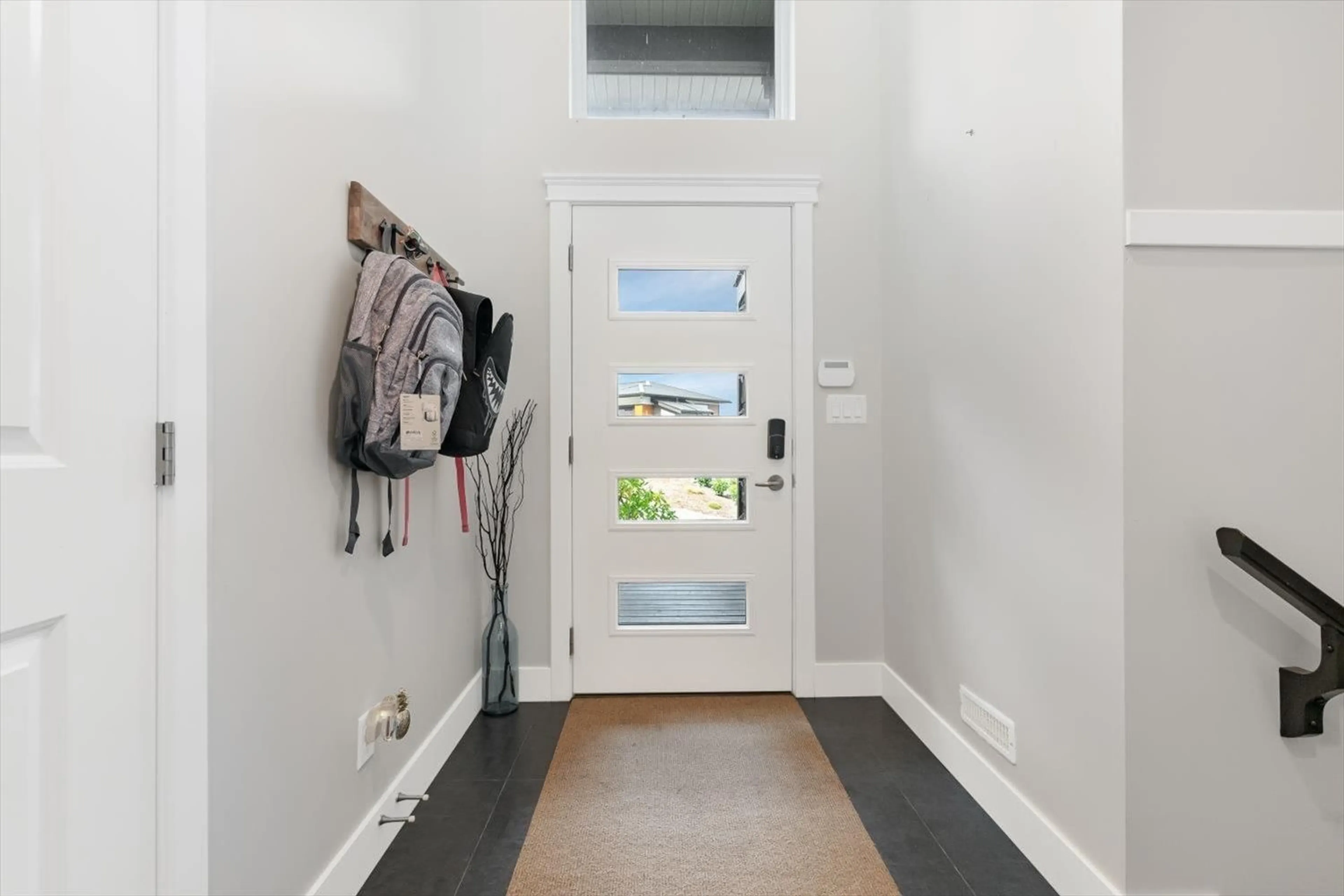 Indoor entryway for 5486 MACLACHLAN PLACE, Chilliwack British Columbia V2R0P3