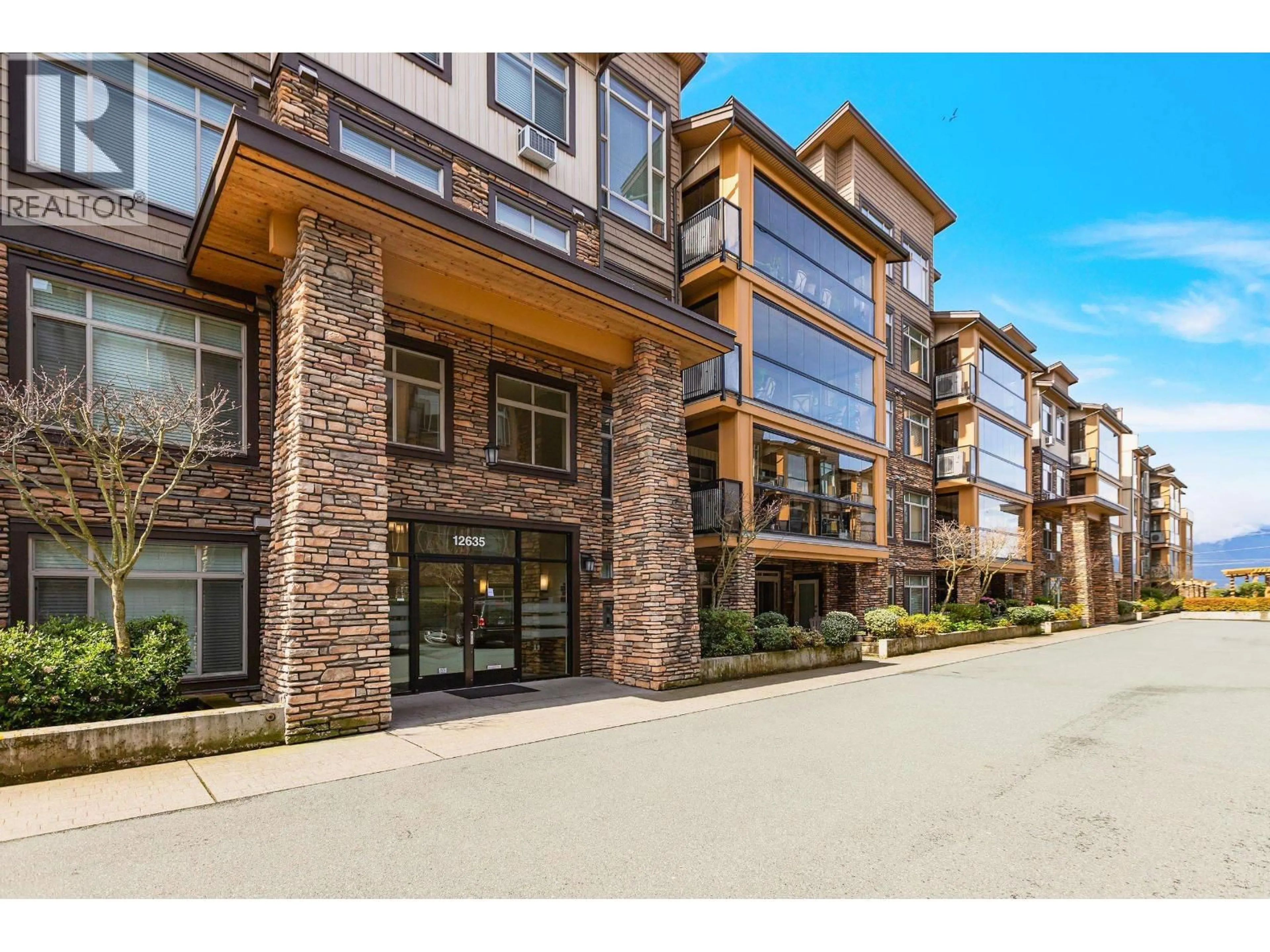 Indoor foyer for 310 - 12635 190A STREET, Pitt Meadows British Columbia V3Y0E8