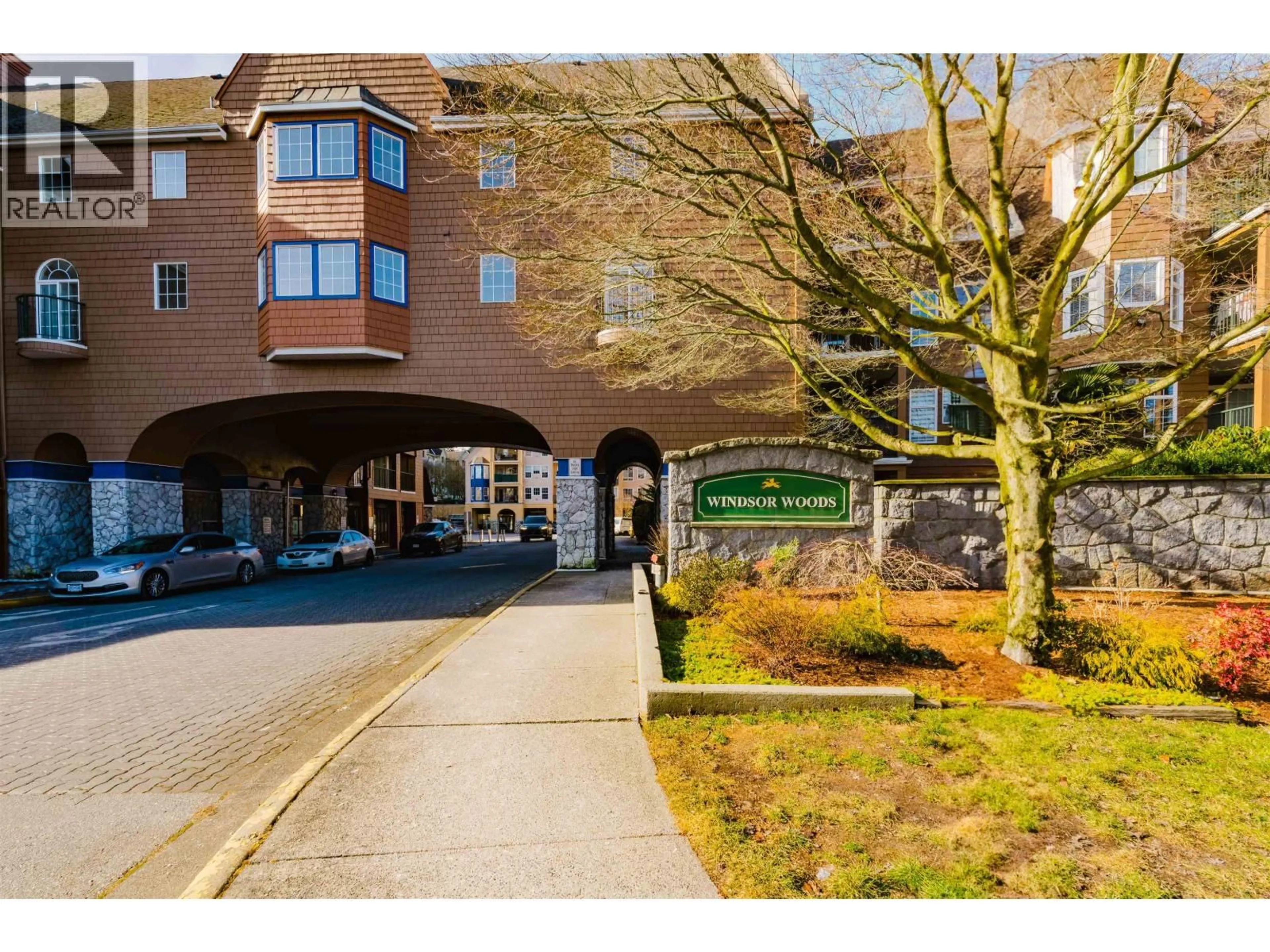 Indoor foyer for 414 - 1359 56 STREET, Tsawwassen British Columbia V4L2P3