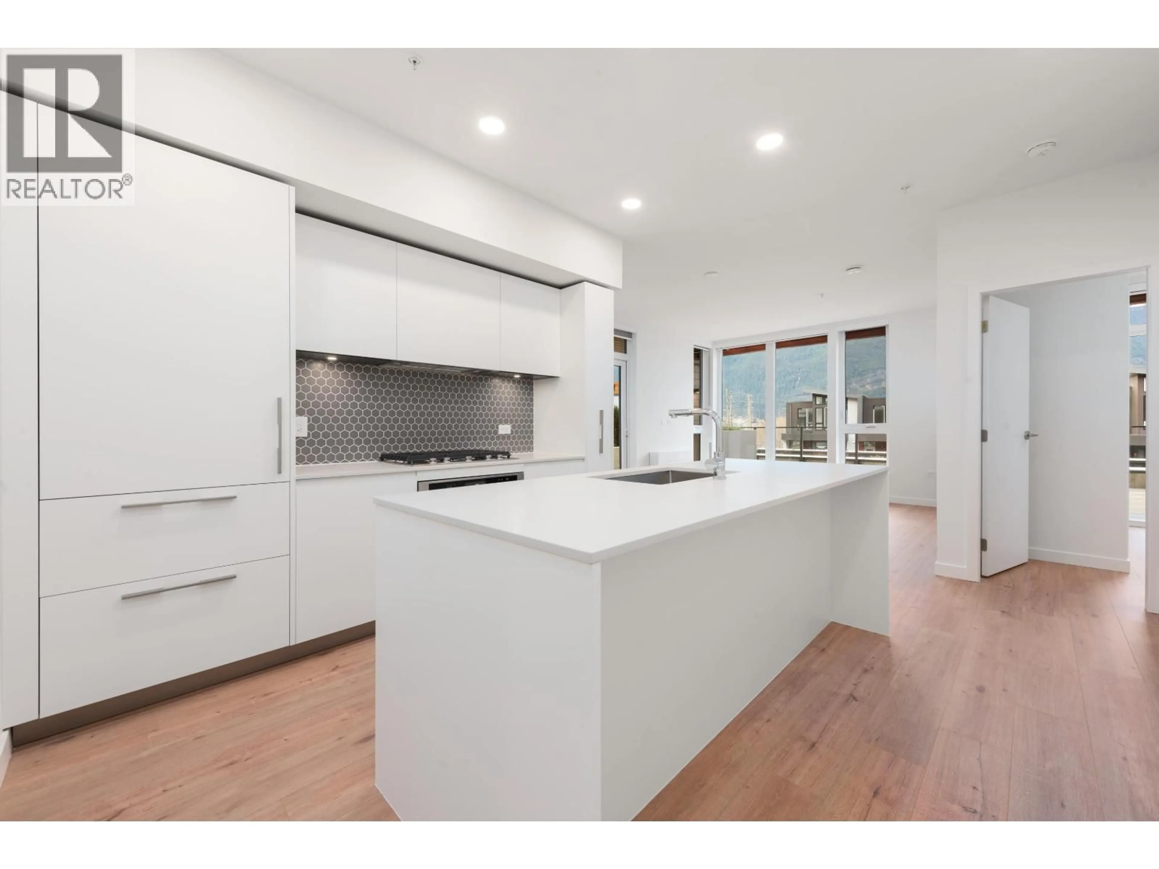 Open concept kitchen, unknown for 203 - 1504 SCOTT CRESCENT, Squamish British Columbia V8B1G7