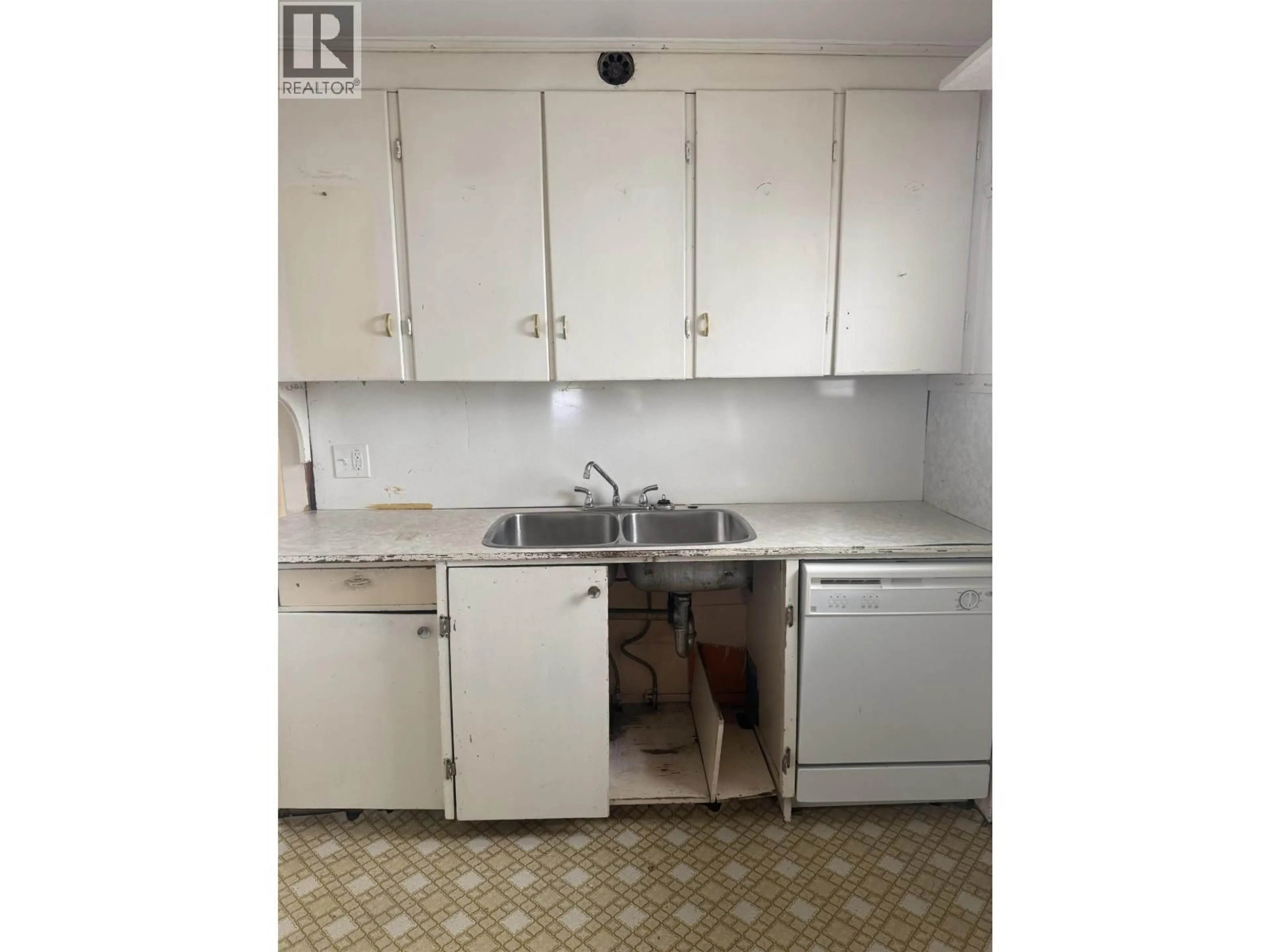 Standard kitchen, unknown for 2685 WATERLOO STREET, Vancouver British Columbia V6R3H8