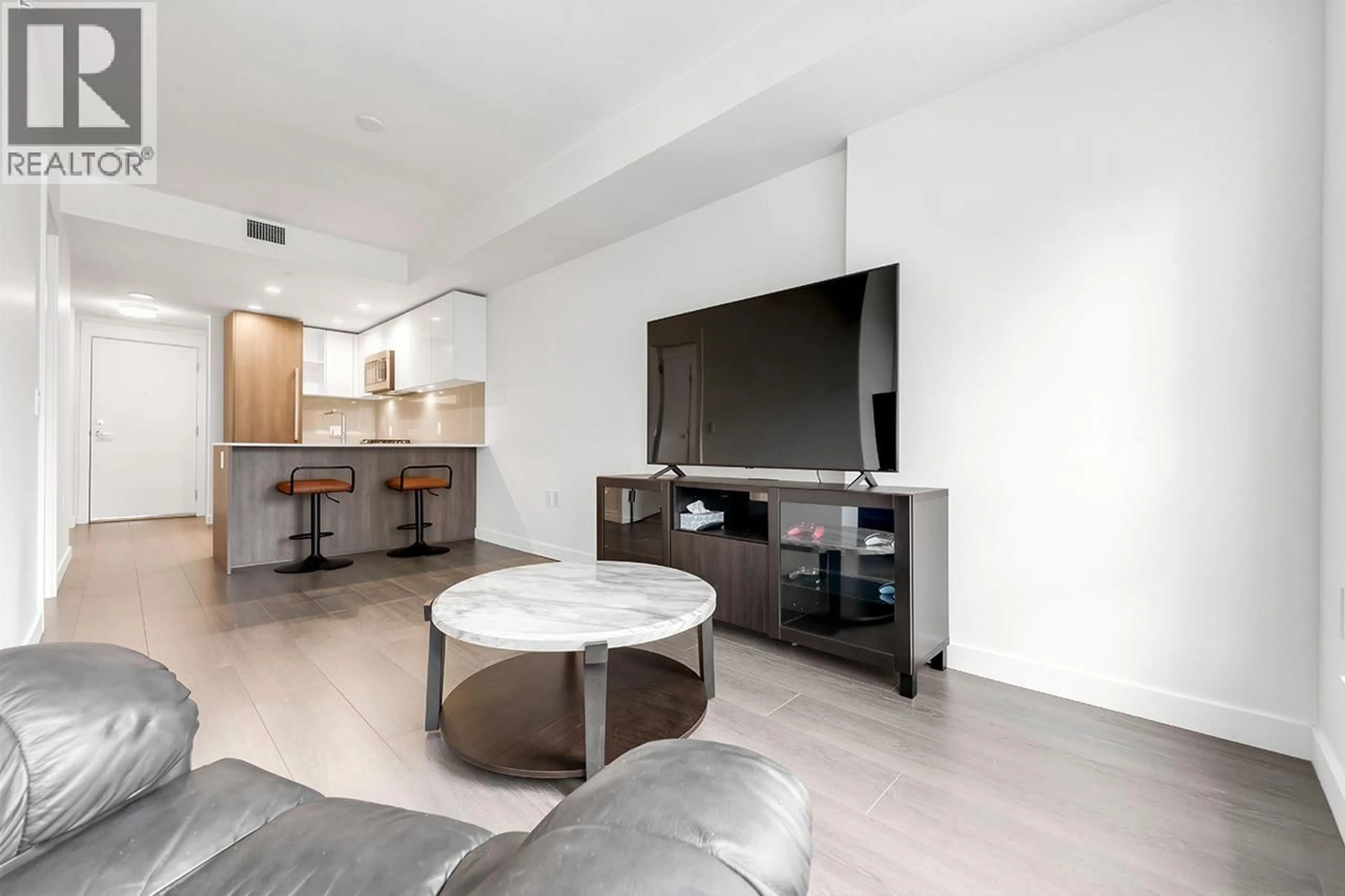 Living room with furniture, unknown for 405 - 618 CARNARVON STREET, New Westminster British Columbia V3M0N9