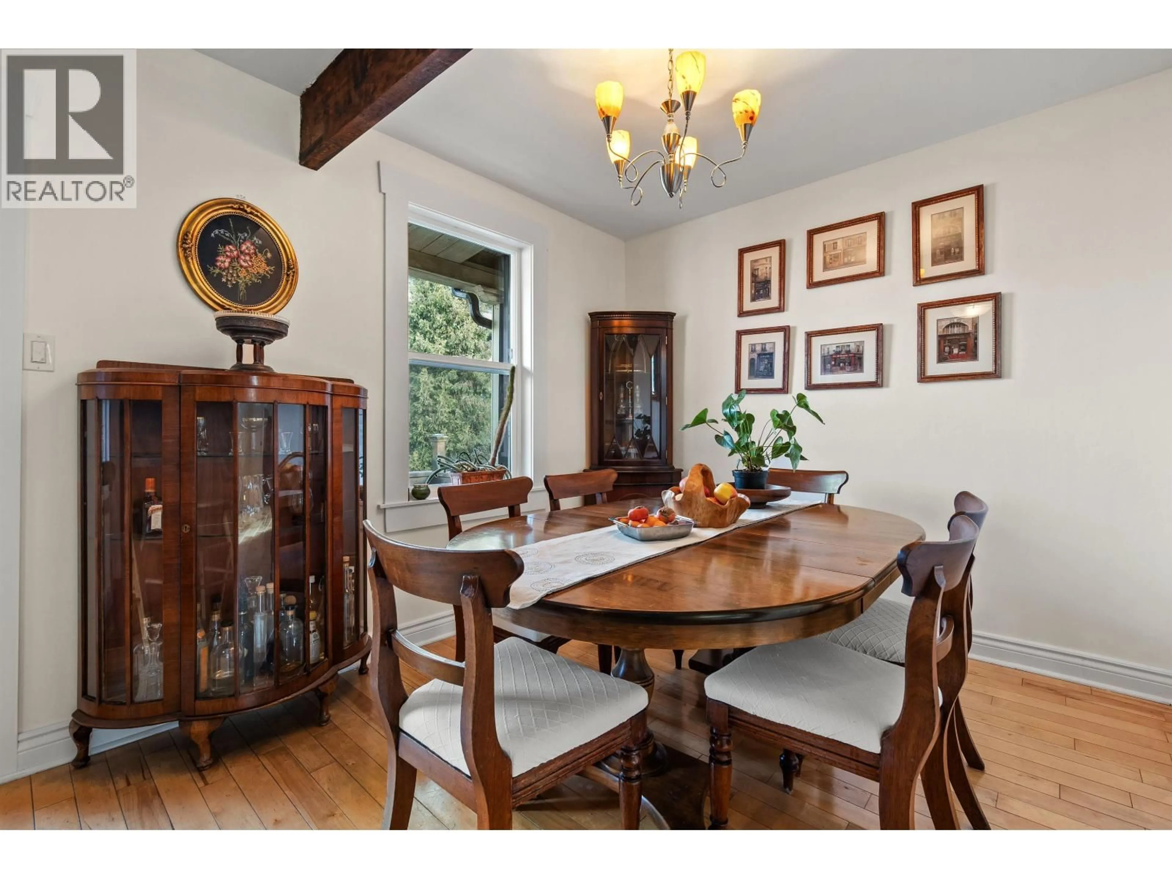 Dining room, wood/laminate floor for 1829 - 1831 2ND AVENUE, Vancouver British Columbia V6J1J1