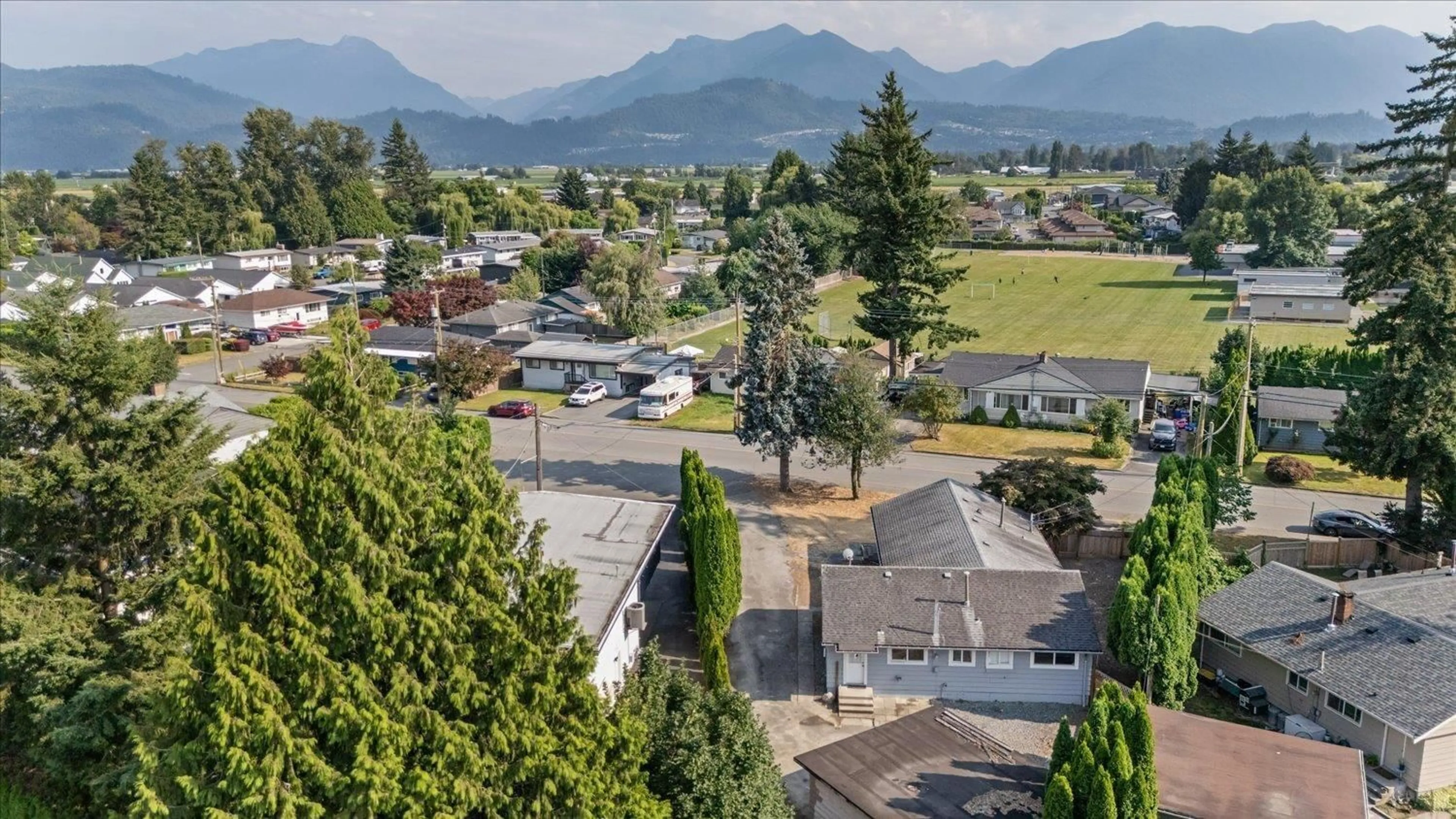 A pic from outside/outdoor area/front of a property/back of a property/a pic from drone, mountain view for 46169 BROOKS AVENUE, Chilliwack British Columbia V2P1C2
