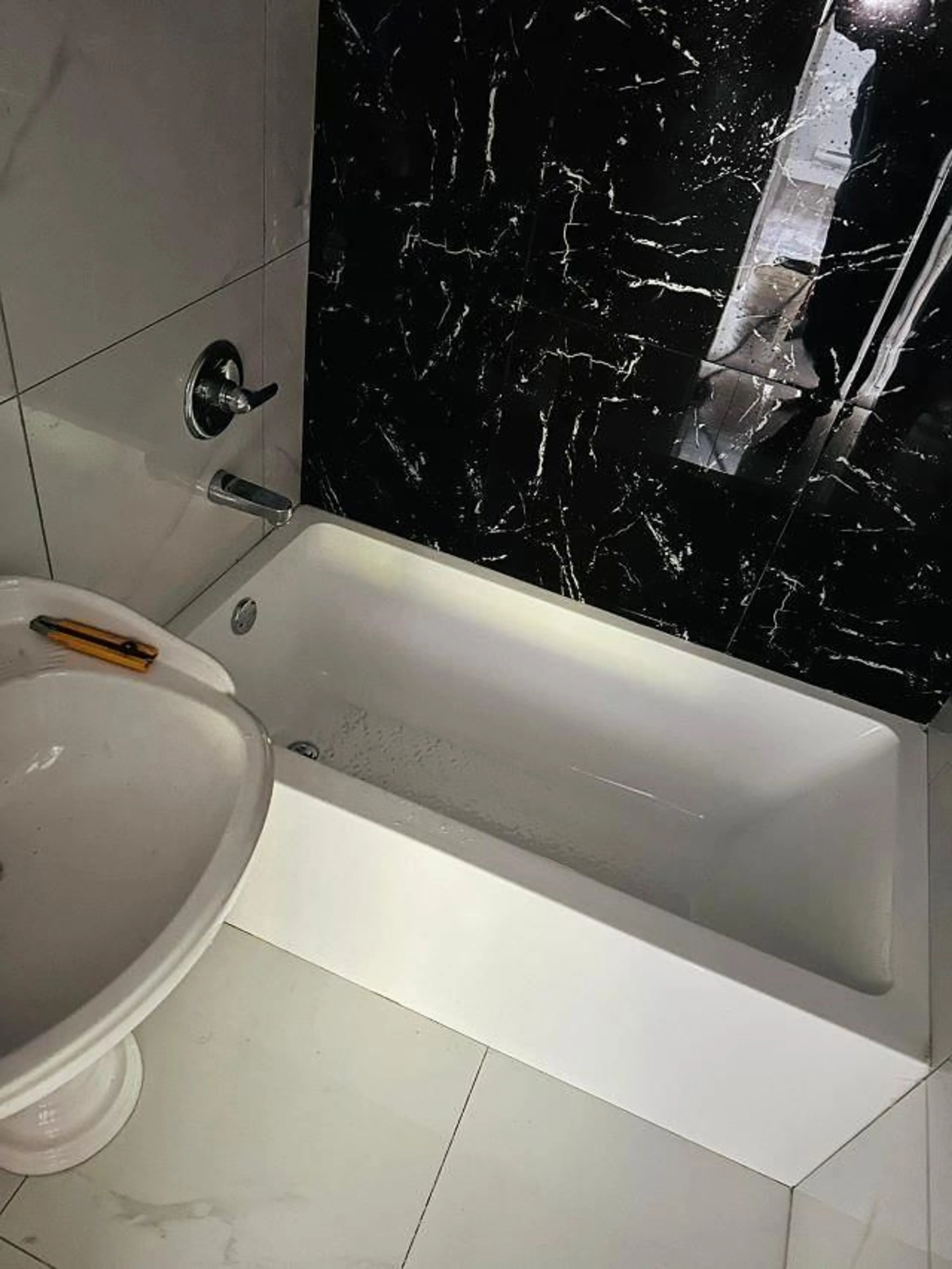 Standard bathroom, unknown for 46169 BROOKS AVENUE, Chilliwack British Columbia V2P1C2