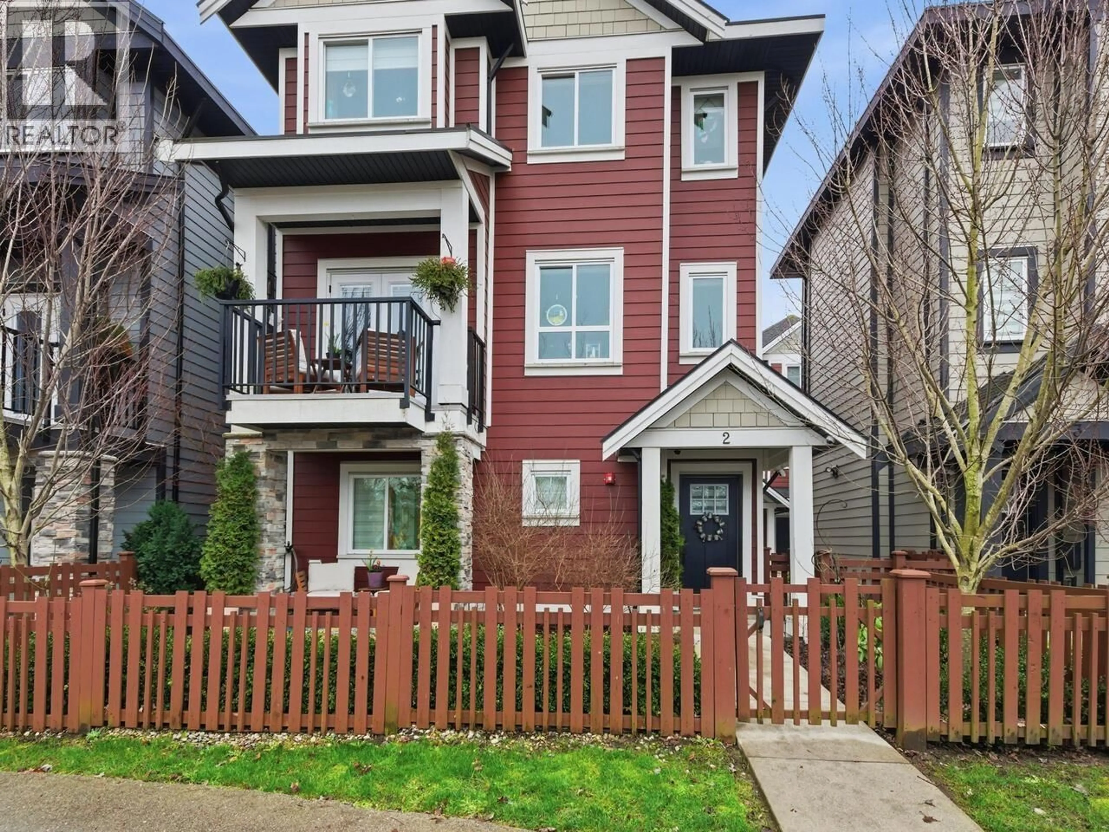 Home with vinyl exterior material, street for 2 - 608 EWEN AVENUE, New Westminster British Columbia V3M0M8