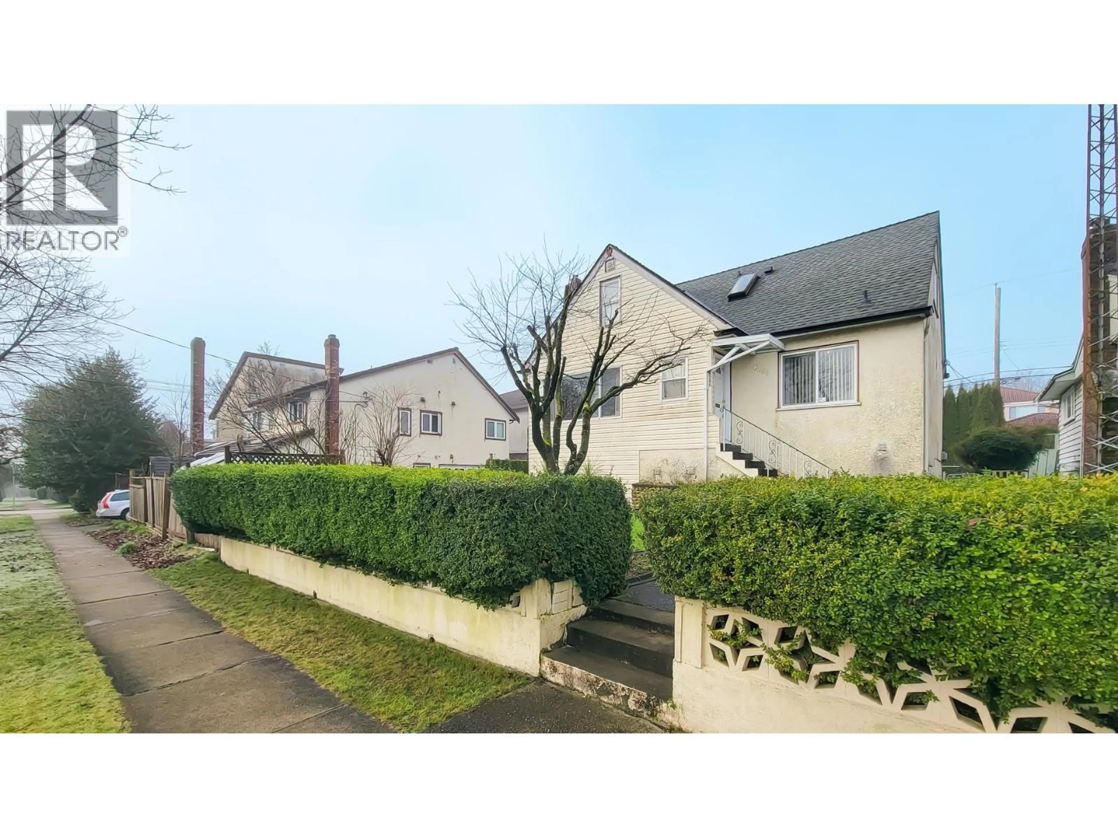 A pic from outside/outdoor area/front of a property/back of a property/a pic from drone, street for 8245 SELKIRK STREET, Vancouver British Columbia V6P4H8