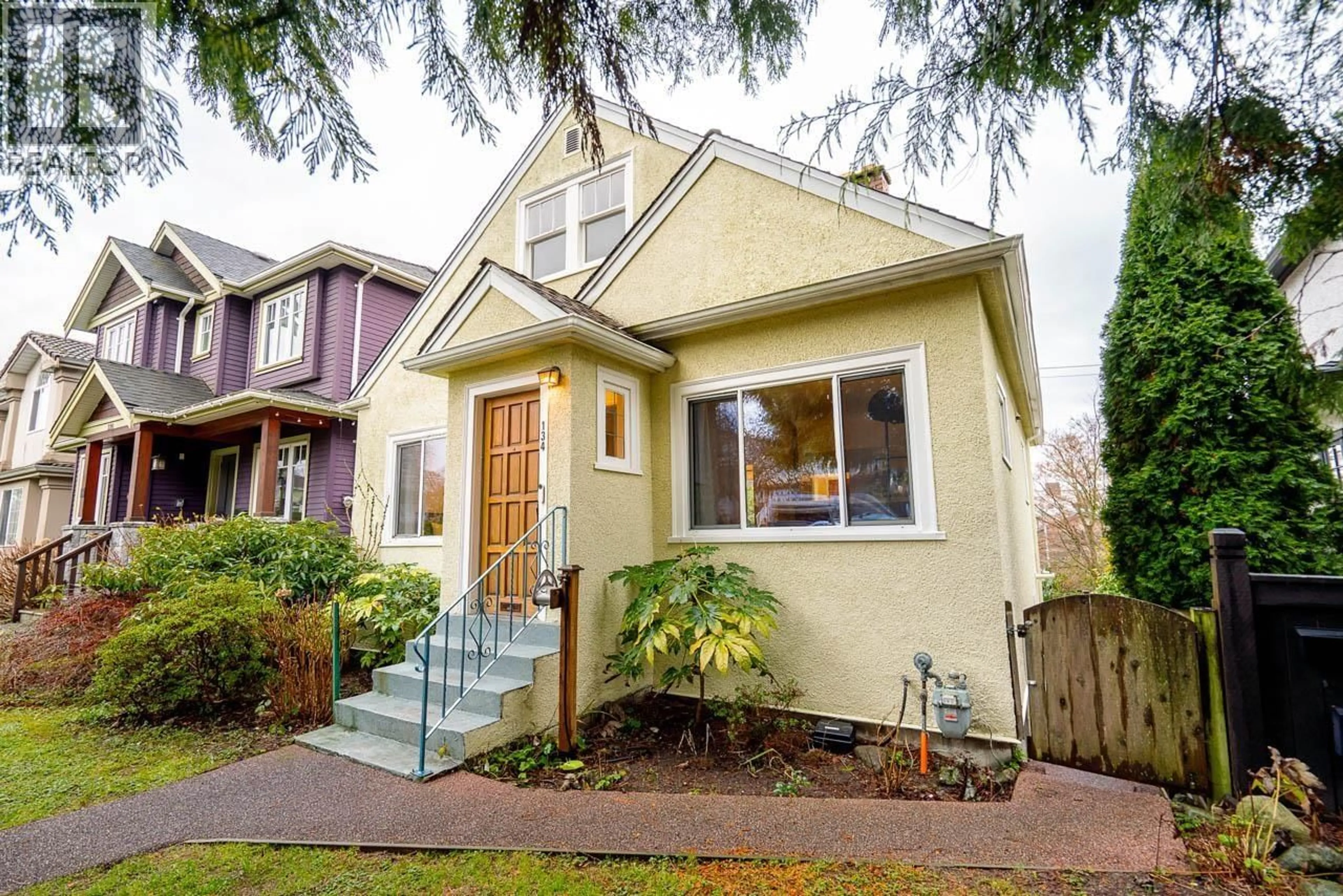 Home with brick exterior material, street for 134 40TH AVENUE, Vancouver British Columbia V5Y2R2