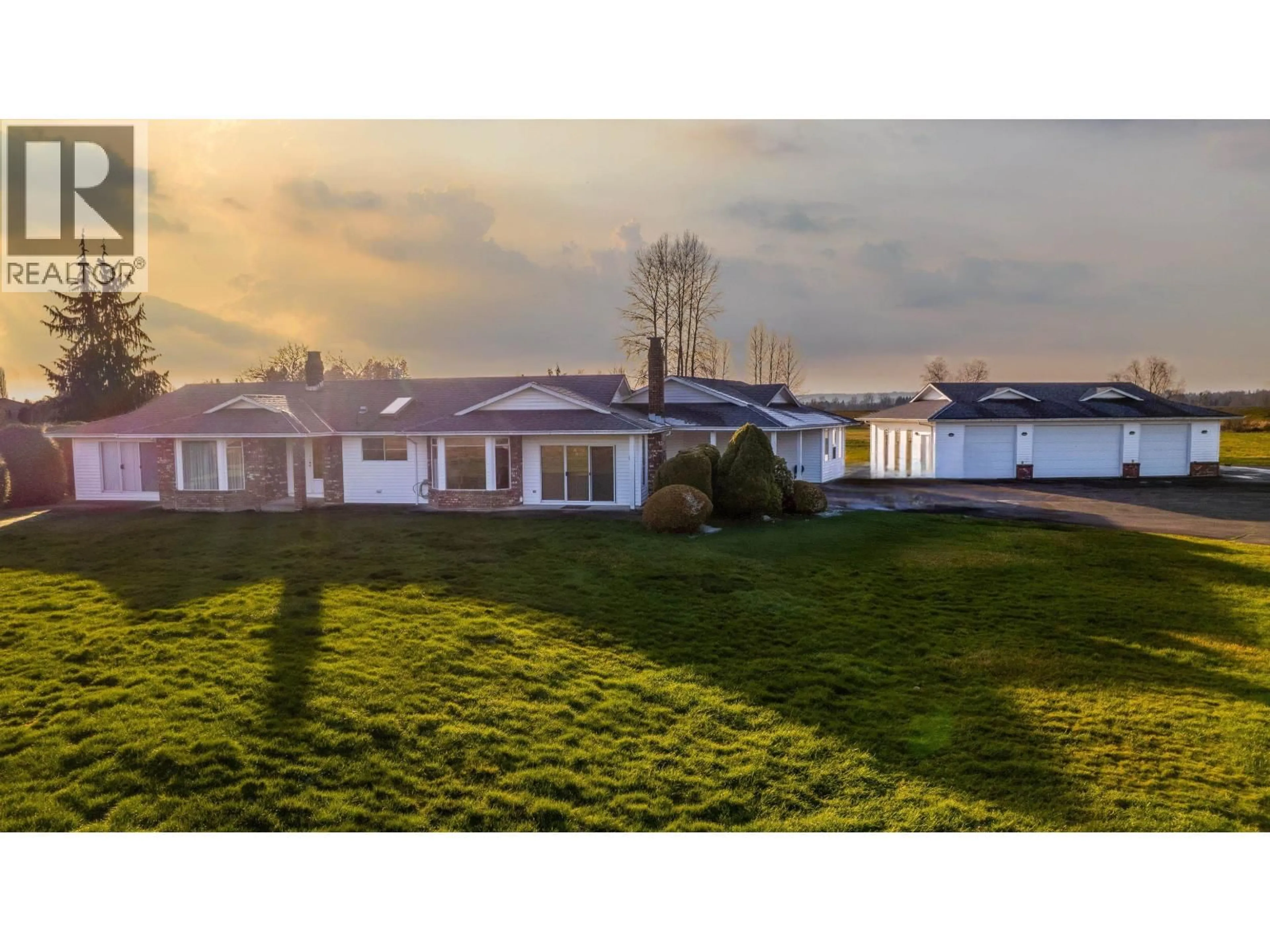 A pic from outside/outdoor area/front of a property/back of a property/a pic from drone, unknown for 15145 HARRIS ROAD, Pitt Meadows British Columbia V3Y1Z1