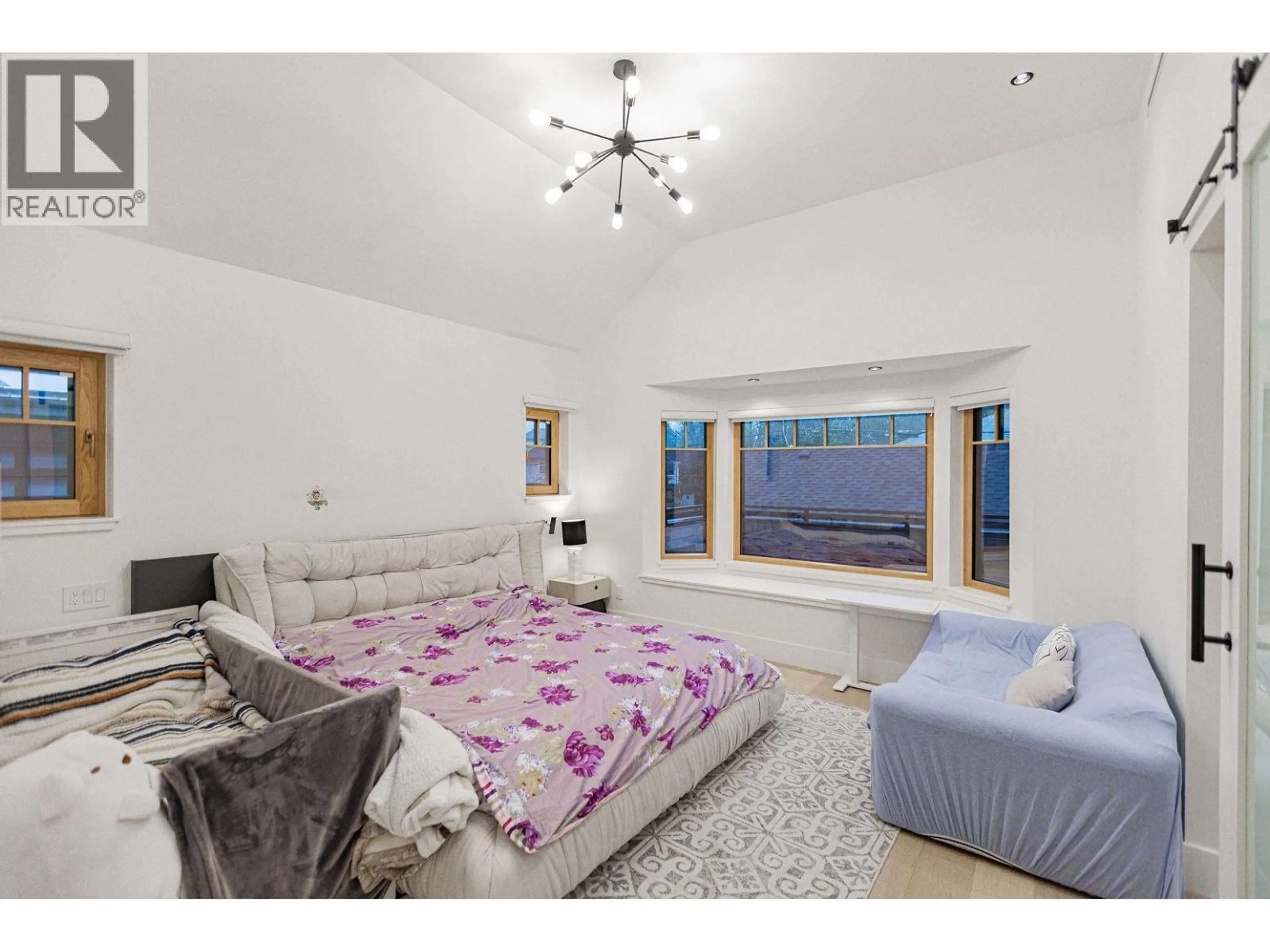 Bedroom with bed, unknown for 2051 KING EDWARD AVENUE, Vancouver British Columbia V6J2W8