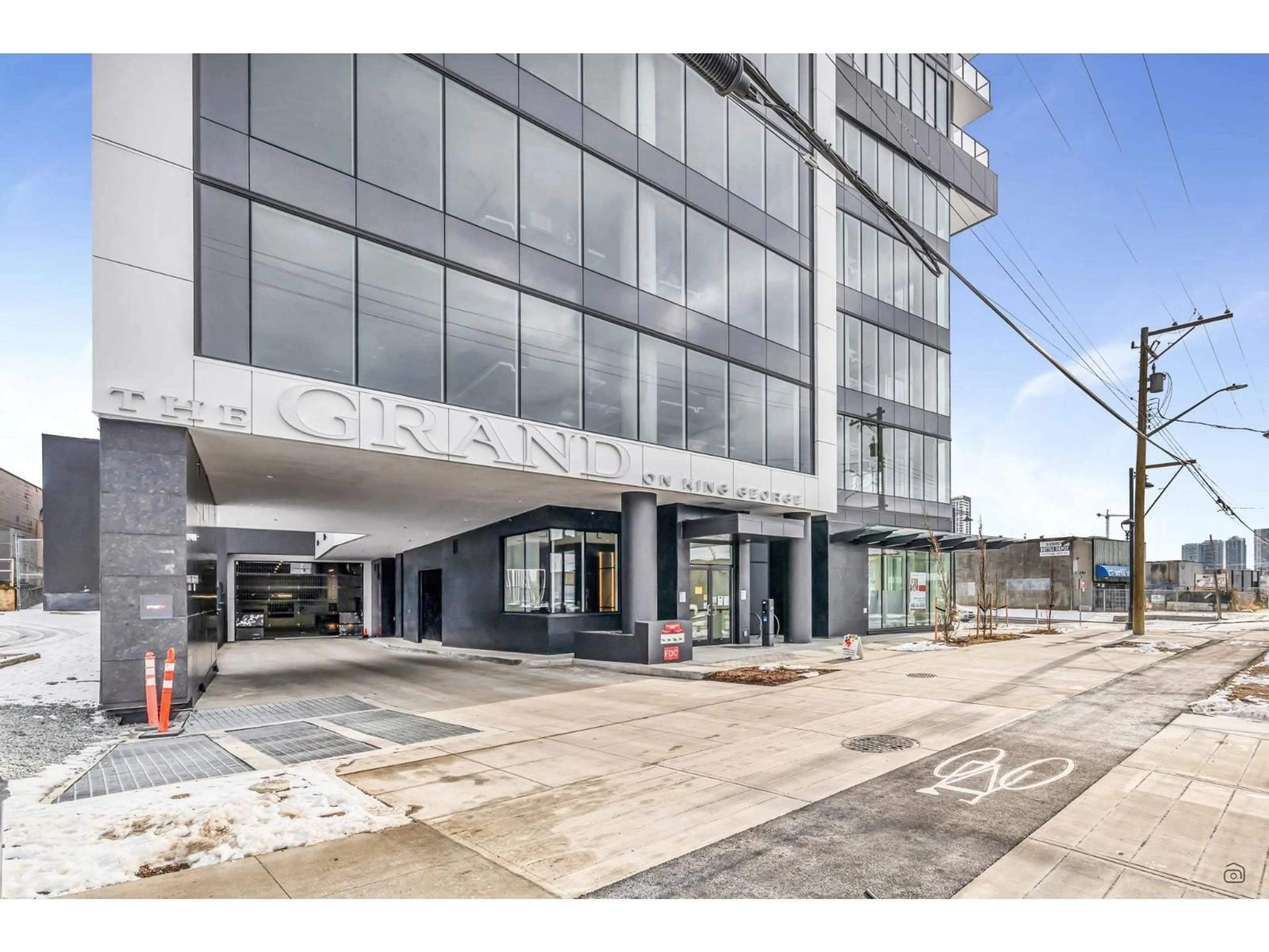 Indoor foyer for 1208 - 10750 135A STREET, Surrey British Columbia V3T0V4