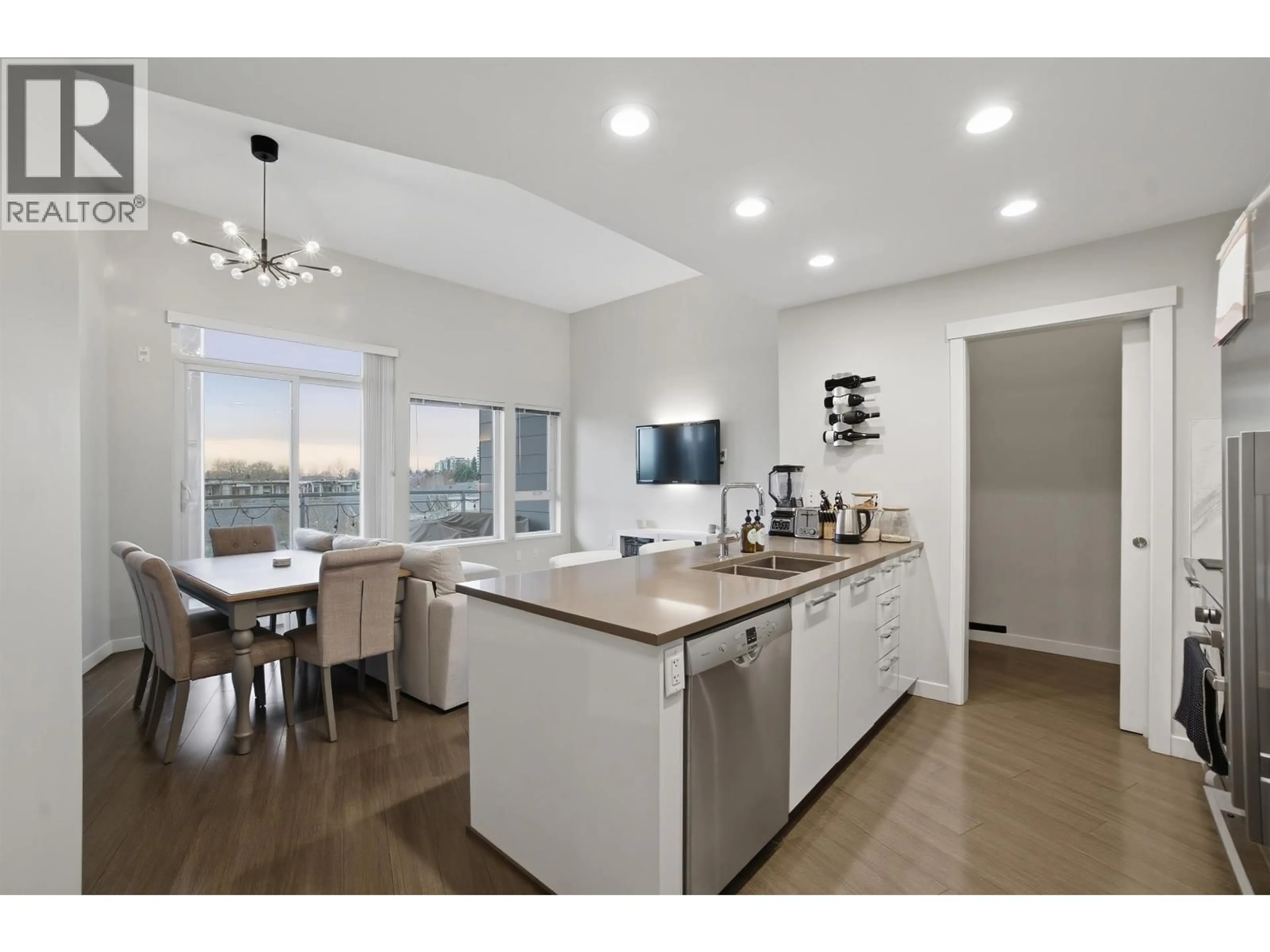 Open concept kitchen, unknown for 507 - 3263 PIERVIEW CRESCENT, Vancouver British Columbia V5S0C3