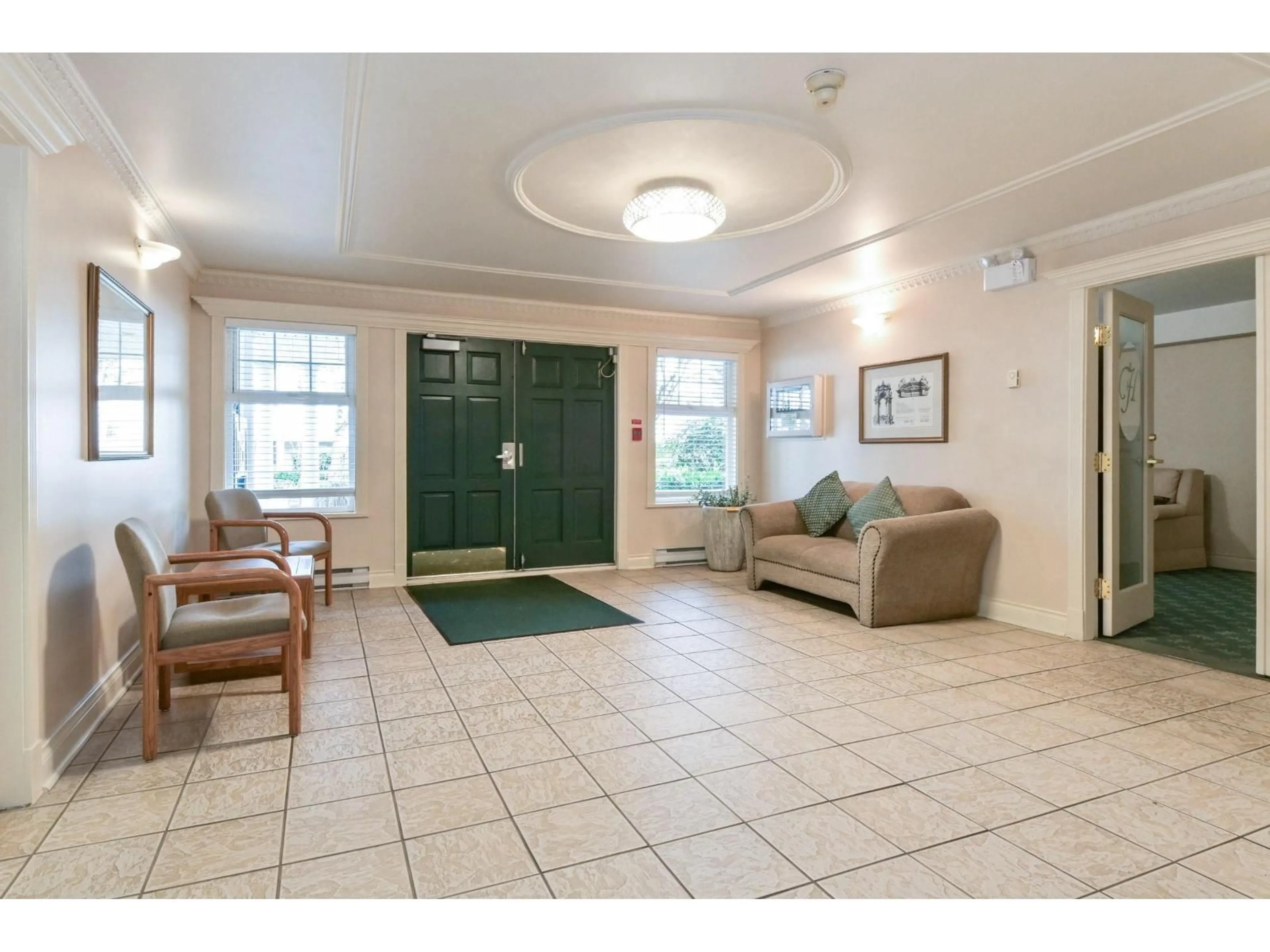 Indoor foyer for 107 - 16065 83 AVENUE, Surrey British Columbia V4N0N2