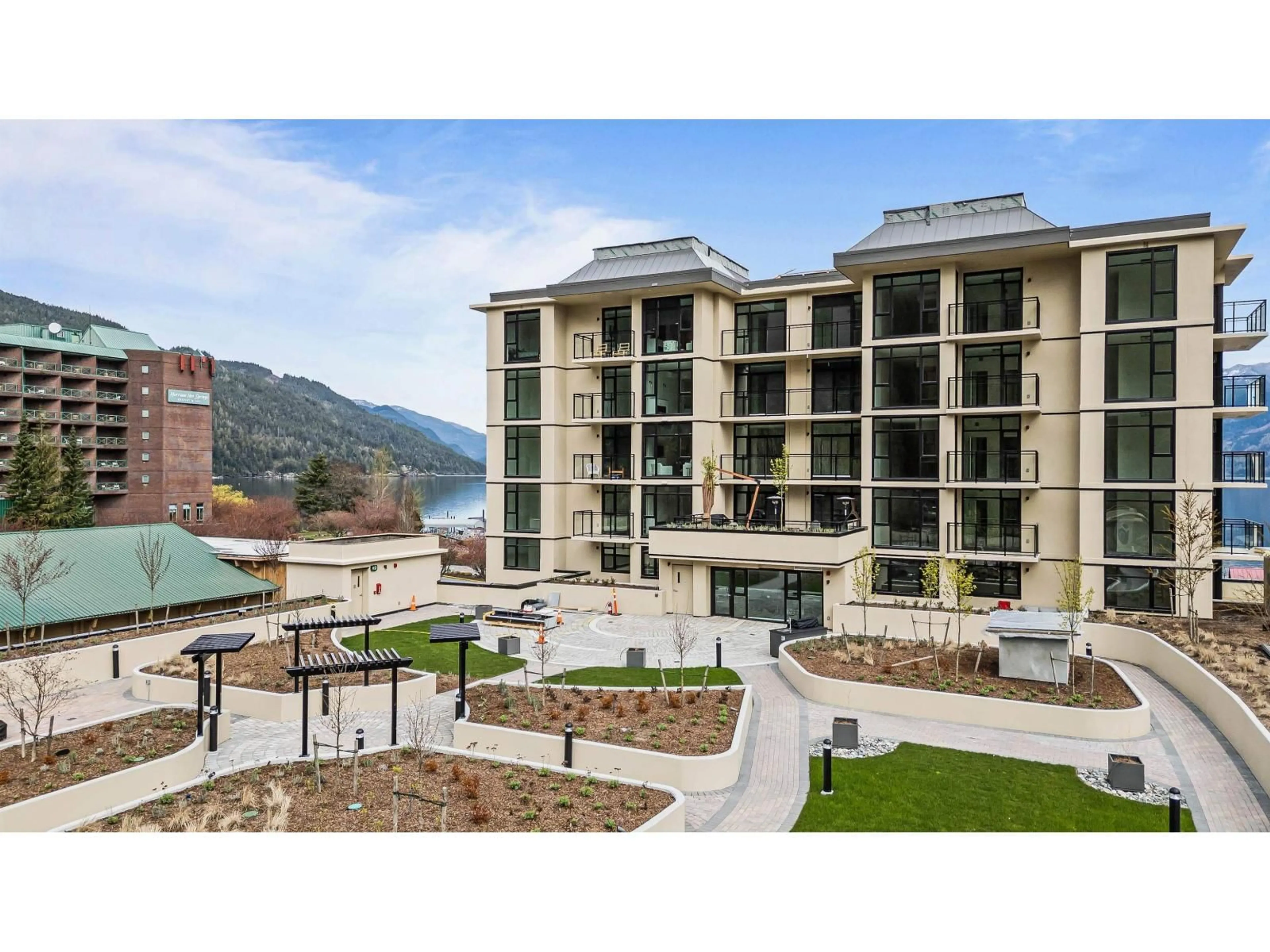 A pic from outside/outdoor area/front of a property/back of a property/a pic from drone, water/lake/river/ocean view for 702 - 120 ESPLANADE AVENUE, Harrison Hot Springs British Columbia V0M1K0