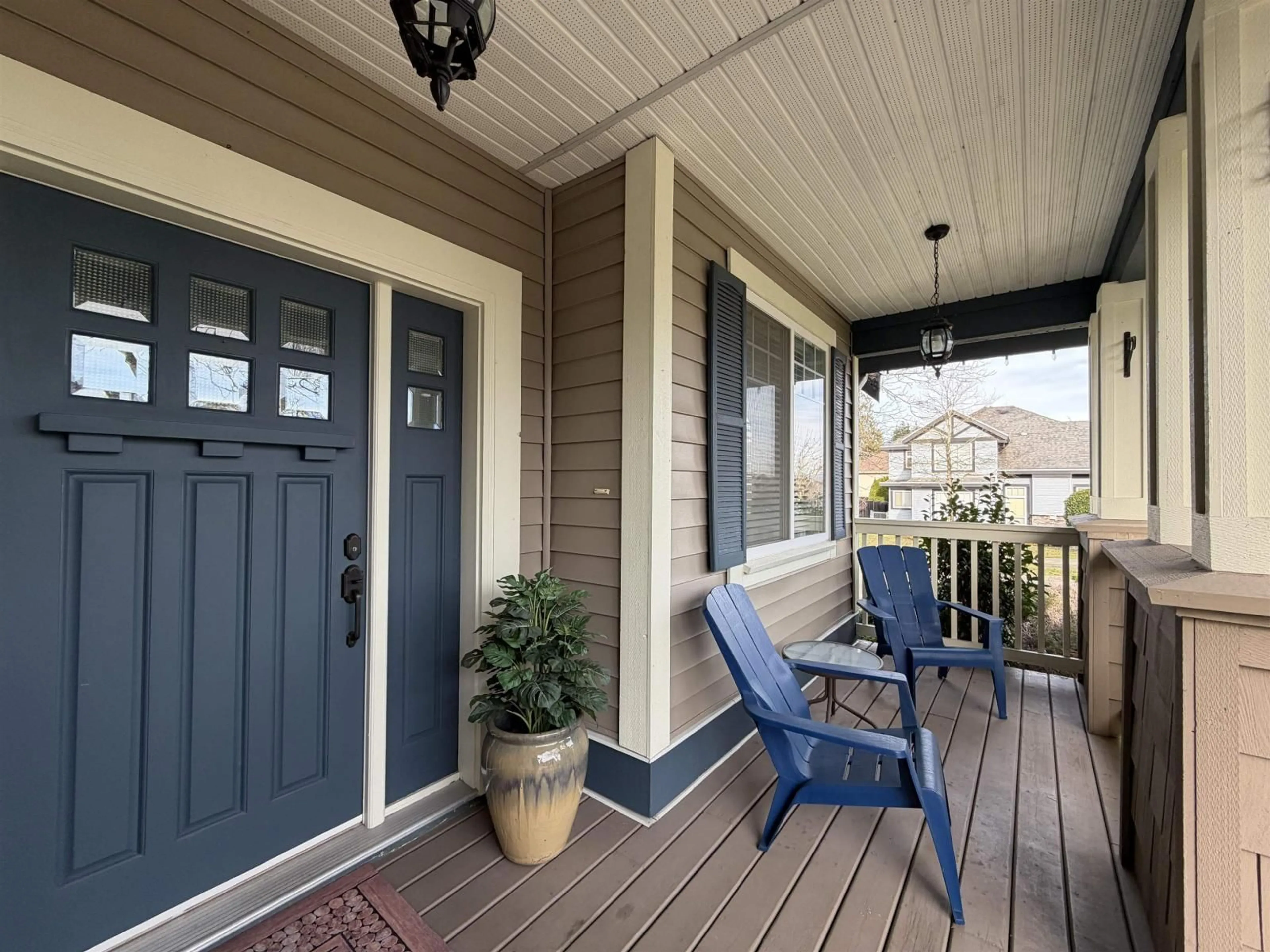 Indoor entryway for 6093 164A STREET, Surrey British Columbia V3S3V8